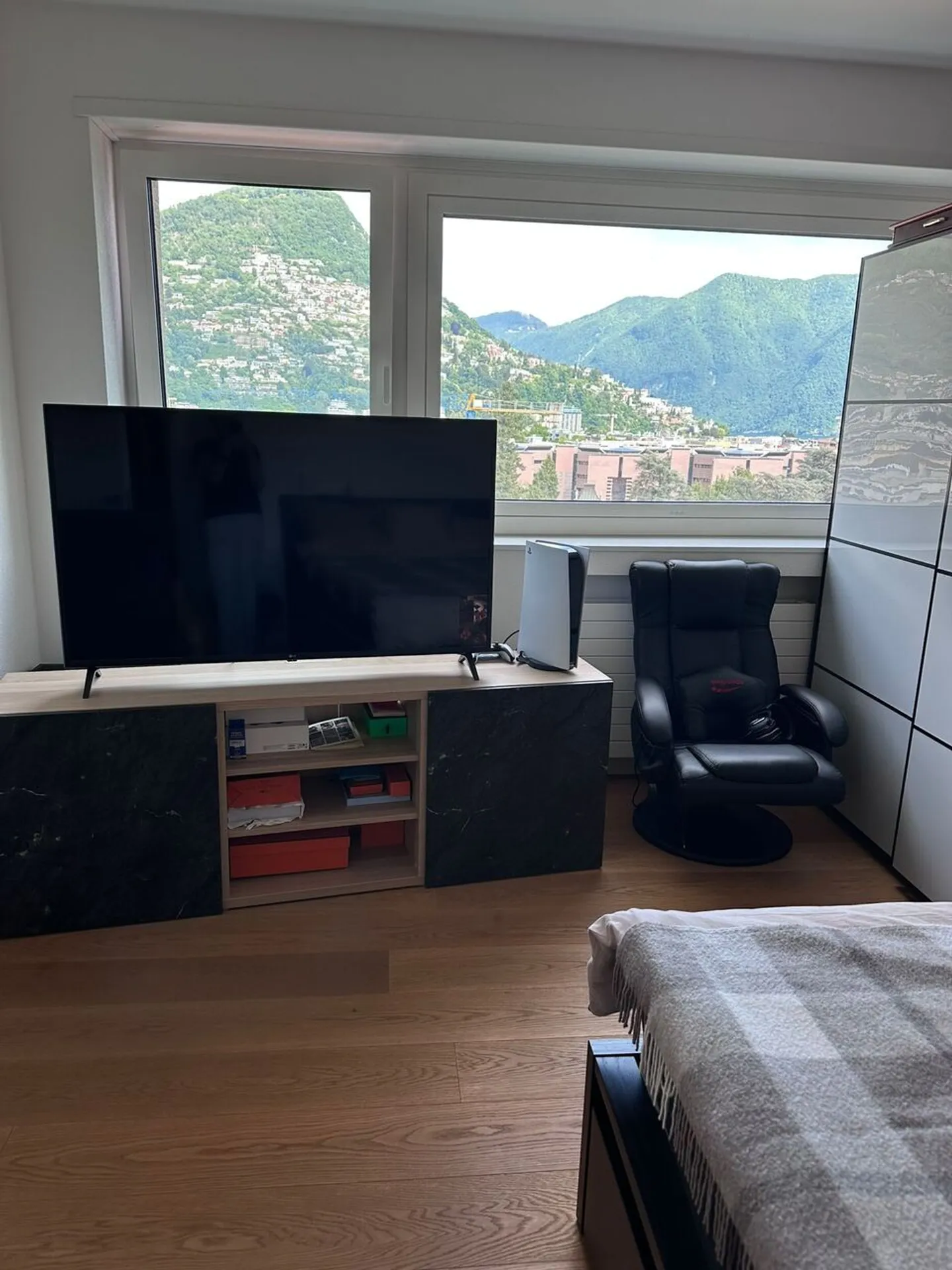 GRANDE E MODERNO APPARTAMENTO 2.5 STANZE IN CENTRO con ARIA CONDIZIONATA - Foto 7 di 7