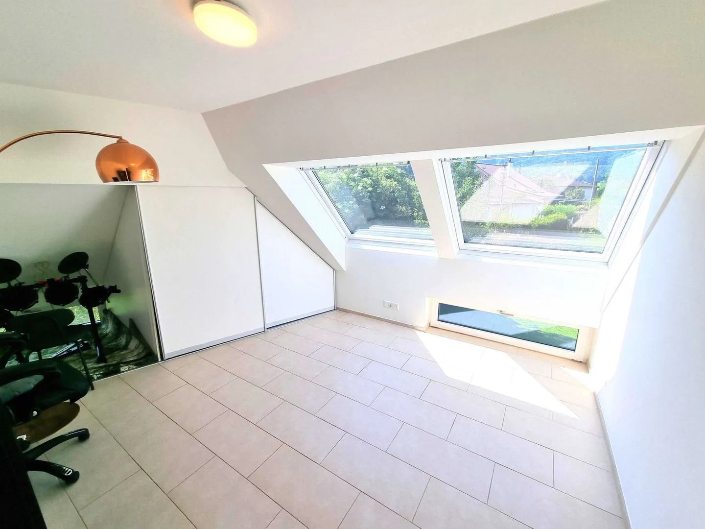 Villa architettonica moderna con piscina! - Foto 20 di 30