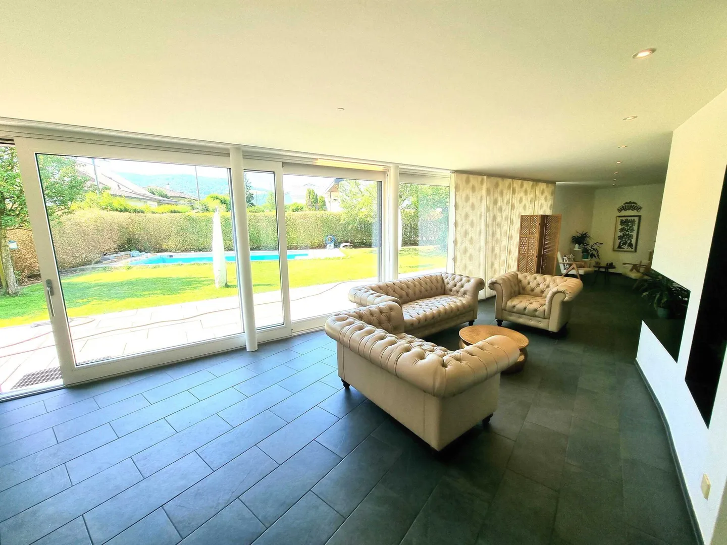 Villa architettonica moderna con piscina! - Foto 29 di 30