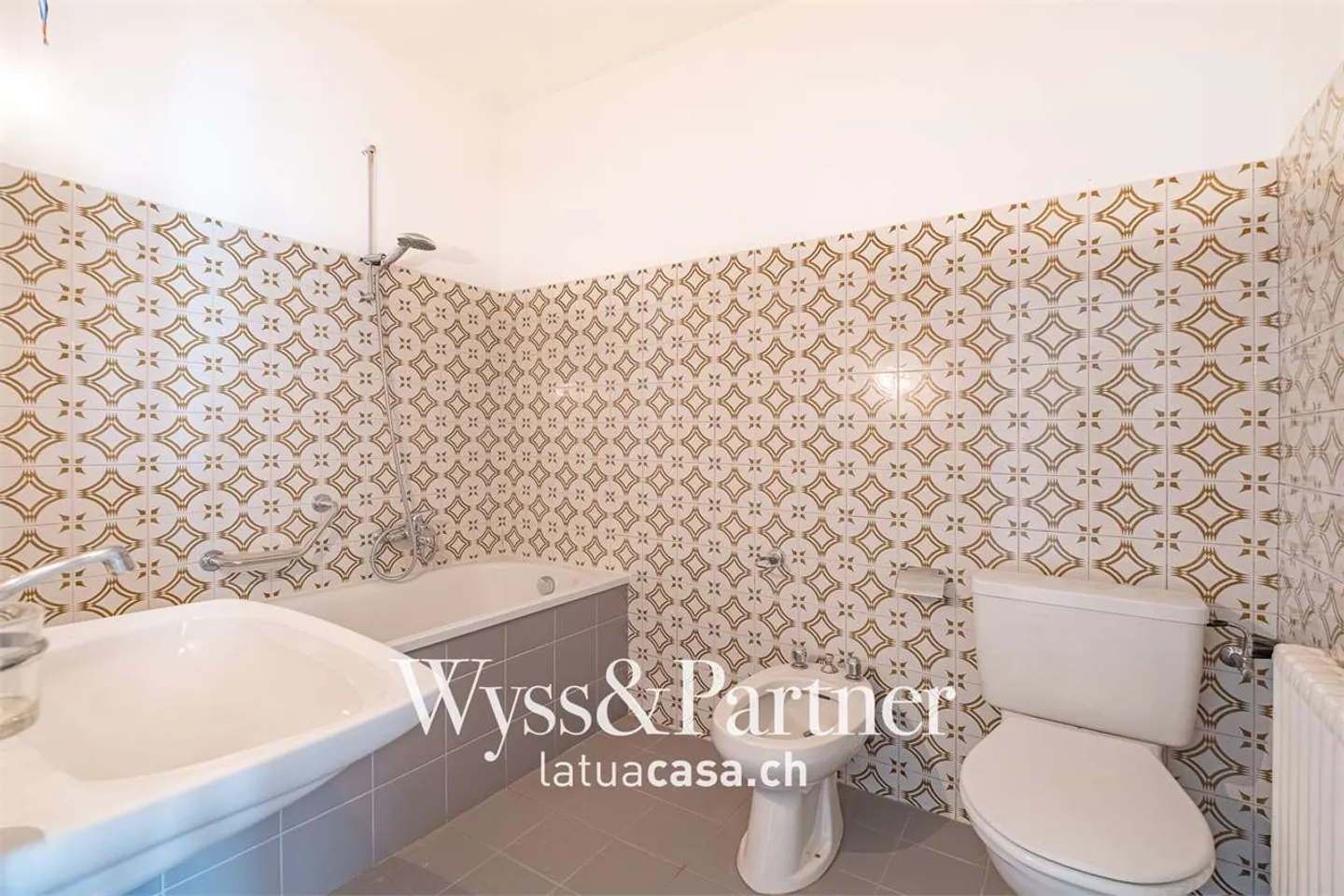 Chiasso - spacious 3.5 room apartment for rent - Photo 8 of 10