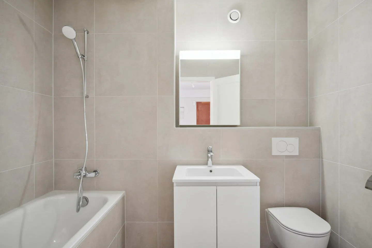 A beautiful apartment close to the city center! - Photo 9 of 10