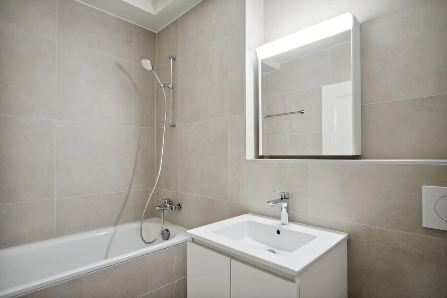 A beautiful apartment close to the city center! - Photo 8 of 10