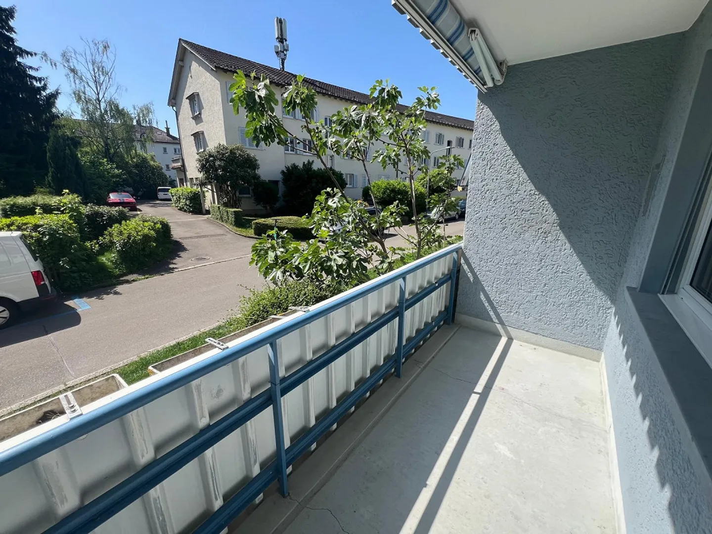 Cozy living in a quiet location - Photo 5 of 12