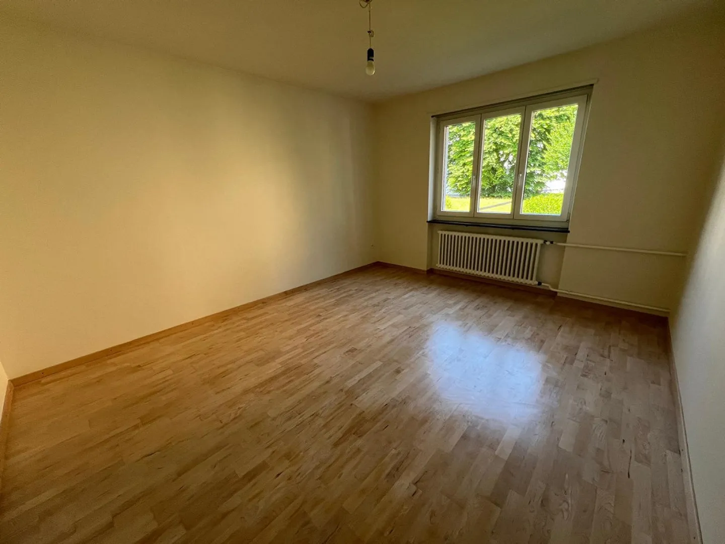 Cozy living in a quiet location - Photo 8 of 12