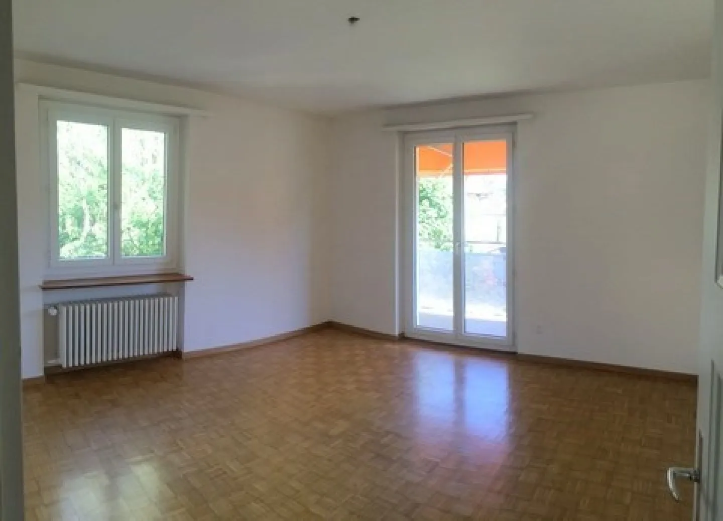 Appartamento soleggiato di 4 stanze al 1° piano - Foto 2 di 7