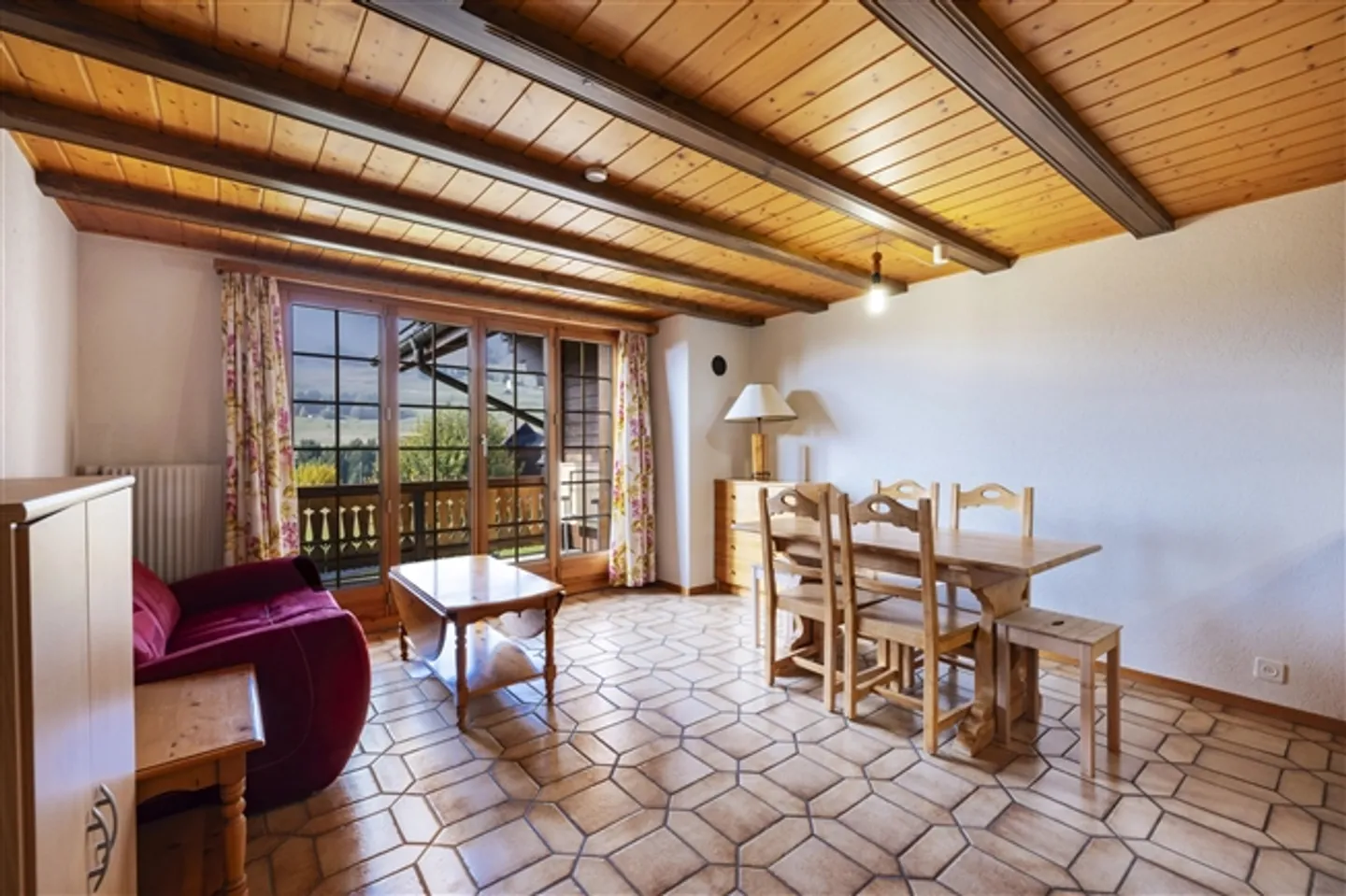 Appartement de vacances au pied de la piste avec balcon et vue magnifique sur les montagnes - Photo 5 sur 12