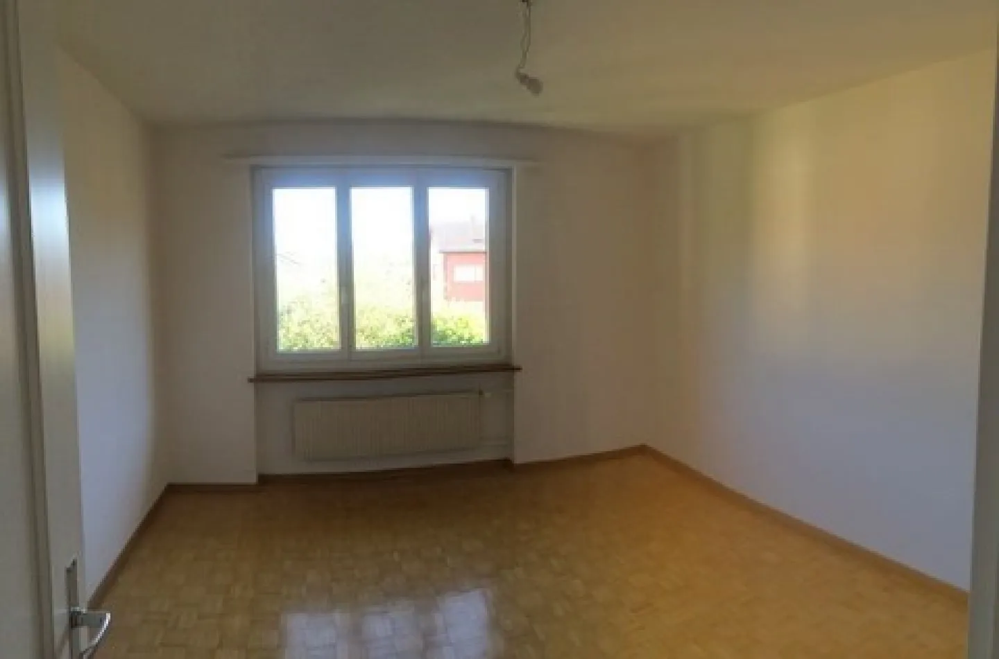 Appartamento soleggiato di 4 stanze al 1° piano - Foto 6 di 7