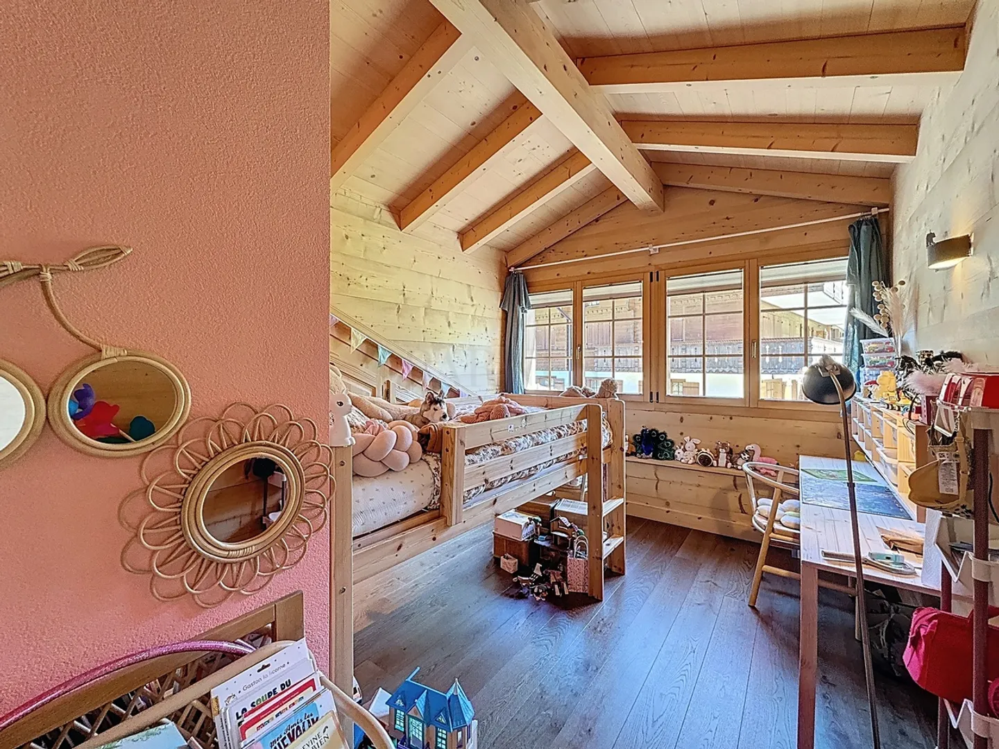 Exceptional apartment in a luxury chalet - Photo 9 of 13
