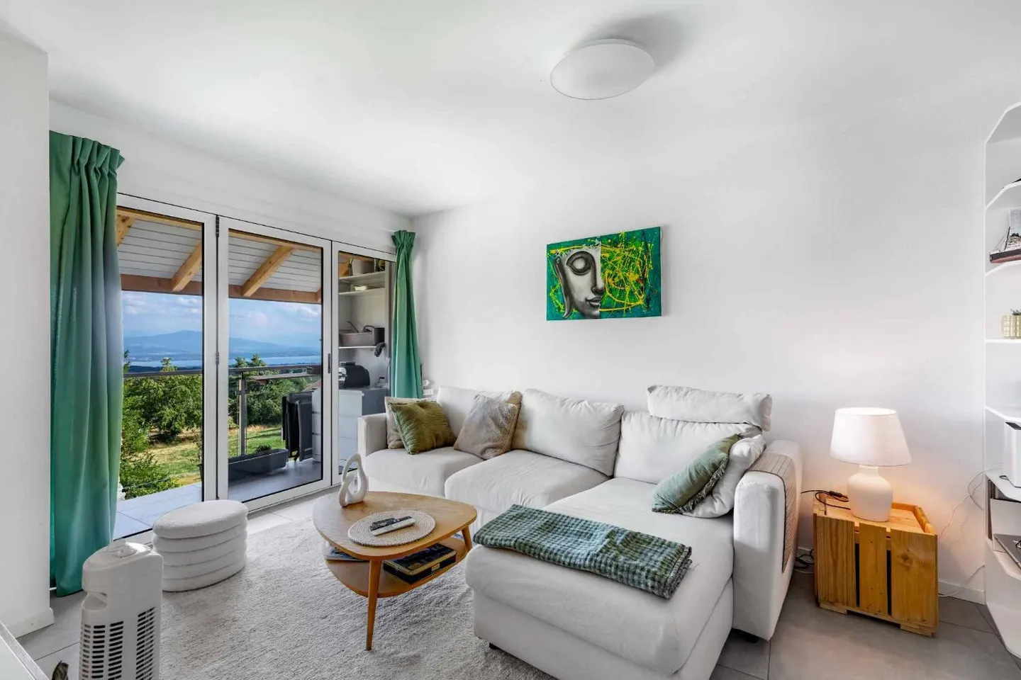 Duplex apartment in modern style with renovation and view of Lake Geneva and the Alps - Photo 3 of 9