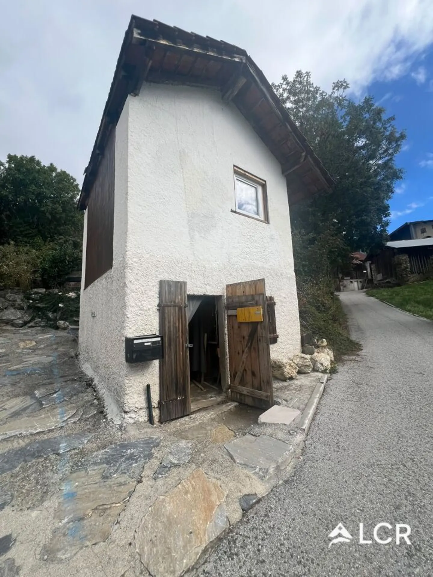 Beautiful atypical apartment in Saviese / 3 bedrooms / 1 bathroom / 1 balcony / 3 parking spaces / 1 shed - Photo 7 of 11