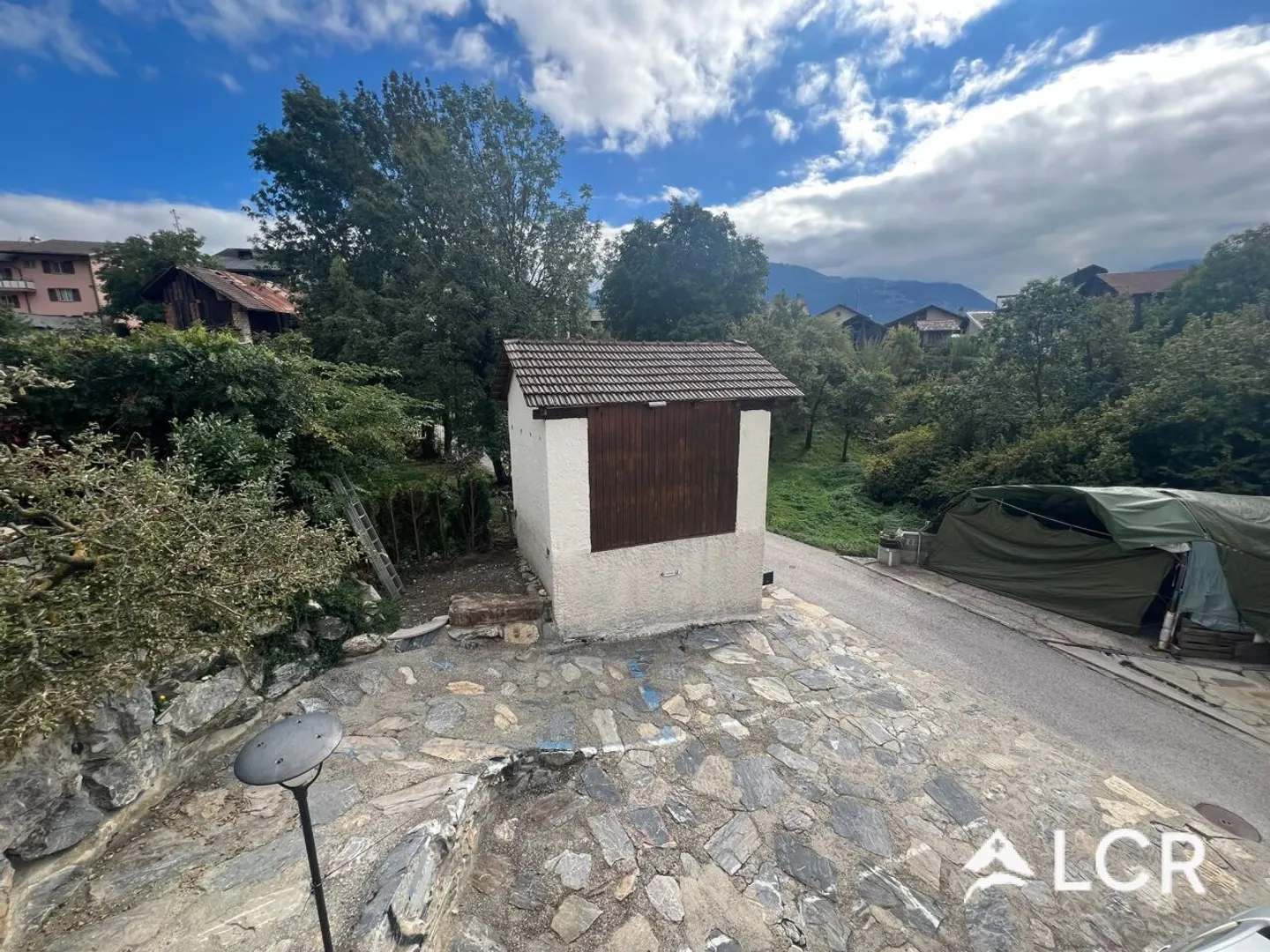 Beautiful atypical apartment in Saviese / 3 bedrooms / 1 bathroom / 1 balcony / 3 parking spaces / 1 shed - Photo 8 of 11