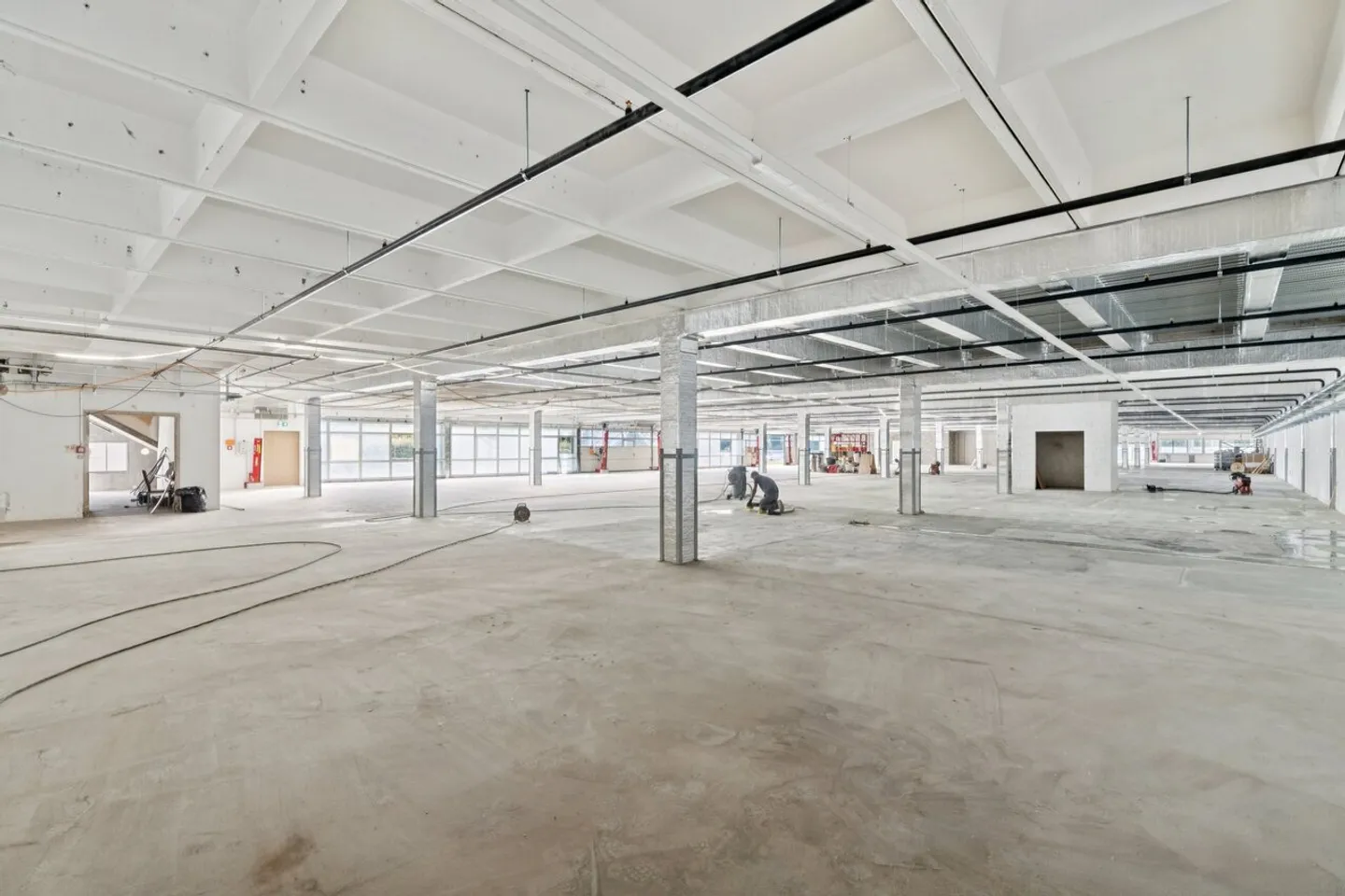 880 m² warehouse for rent - Onnens - Photo 1 of 12
