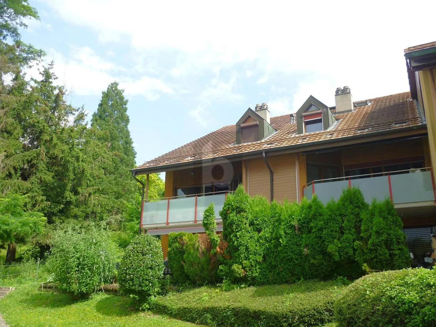 Triplex spacieux en zone calme - Photo 1 sur 6