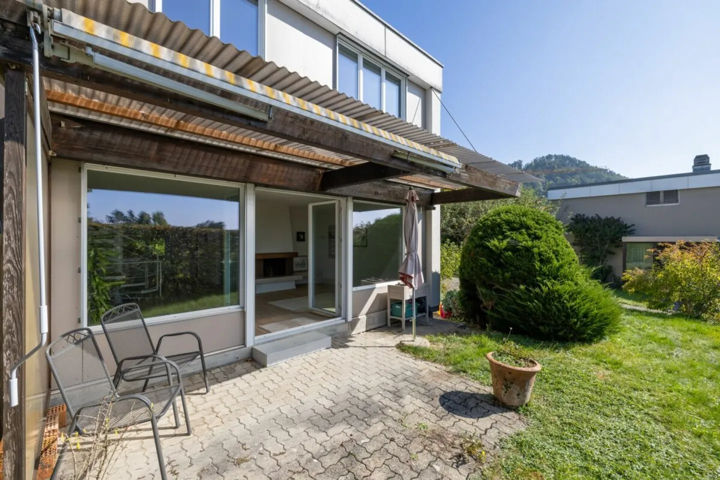 Doppeleinfamilienhaus an ruhiger Lage in Bolligen - Foto 3 von 12
