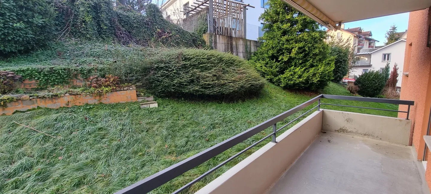 Luminoso e bell'appartamento di 2 stanze con una vista naturale mozzafiato - Foto 6 di 6