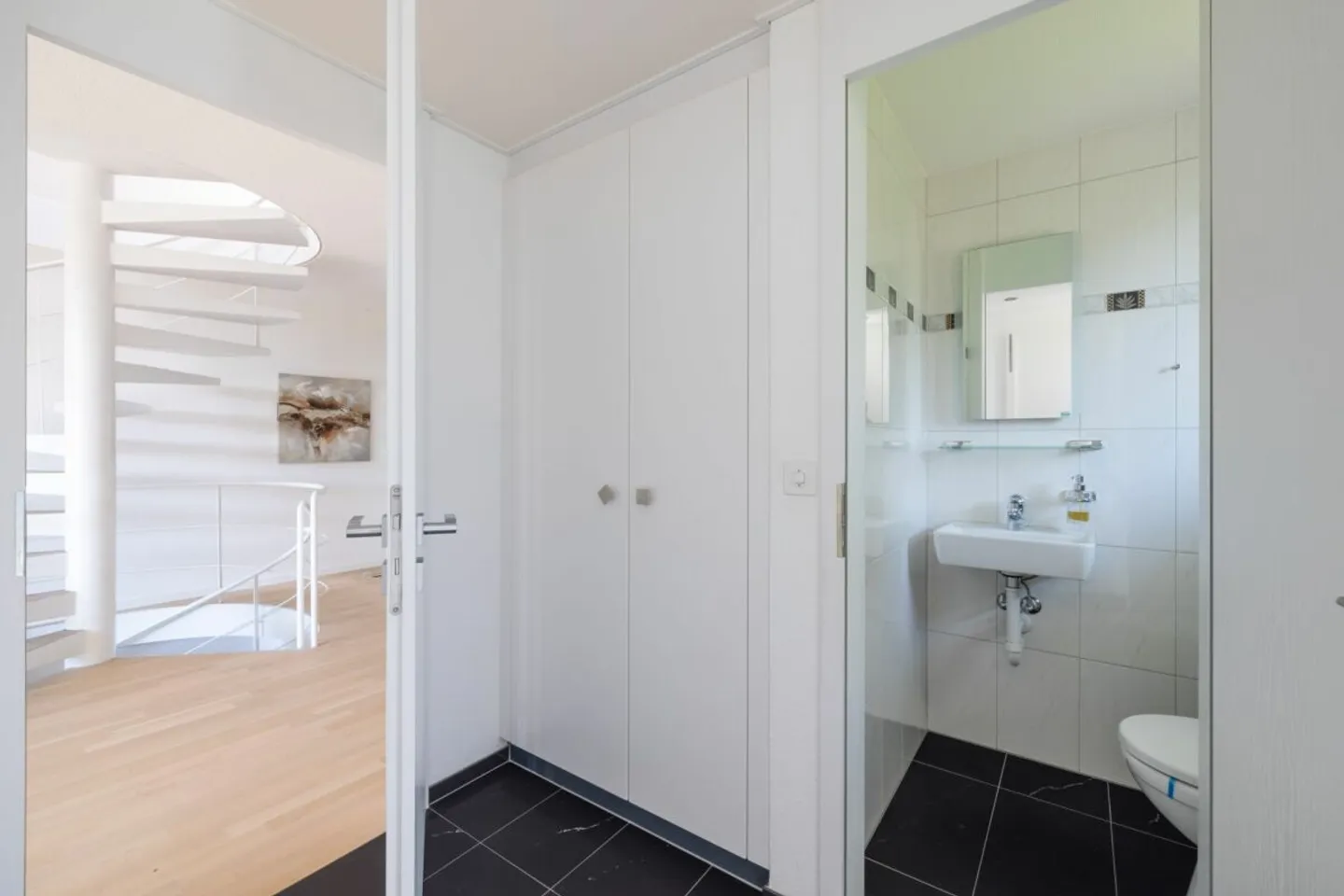 Doppeleinfamilienhaus an ruhiger Lage in Bolligen - Foto 7 von 12