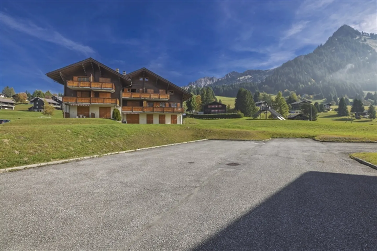 Appartement de vacances au pied de la piste avec balcon et vue magnifique sur les montagnes - Photo 12 sur 12