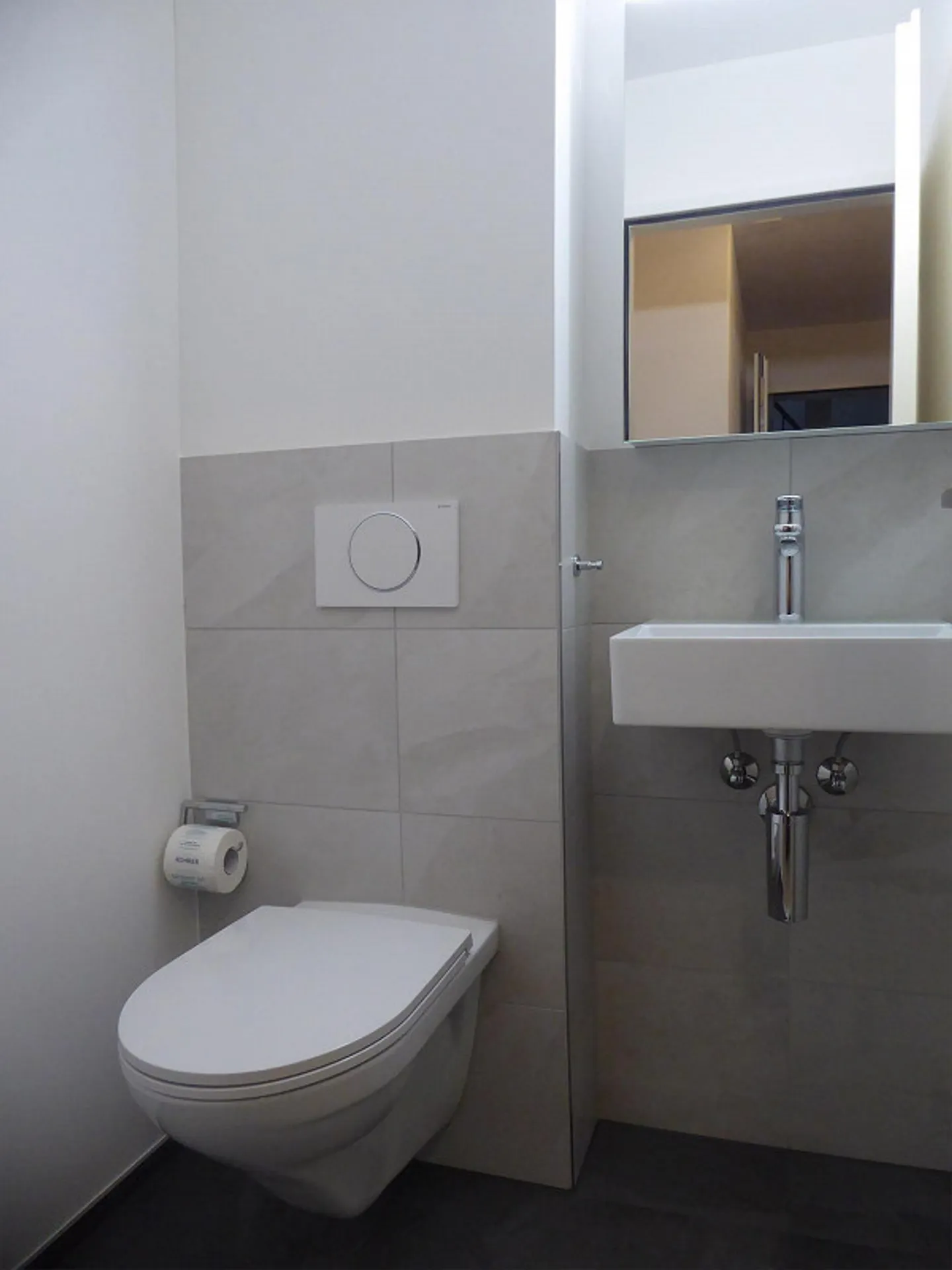 3.5 Room Apartment, Renovated, Central, Sunny, Quiet Location - Photo 8 of 9