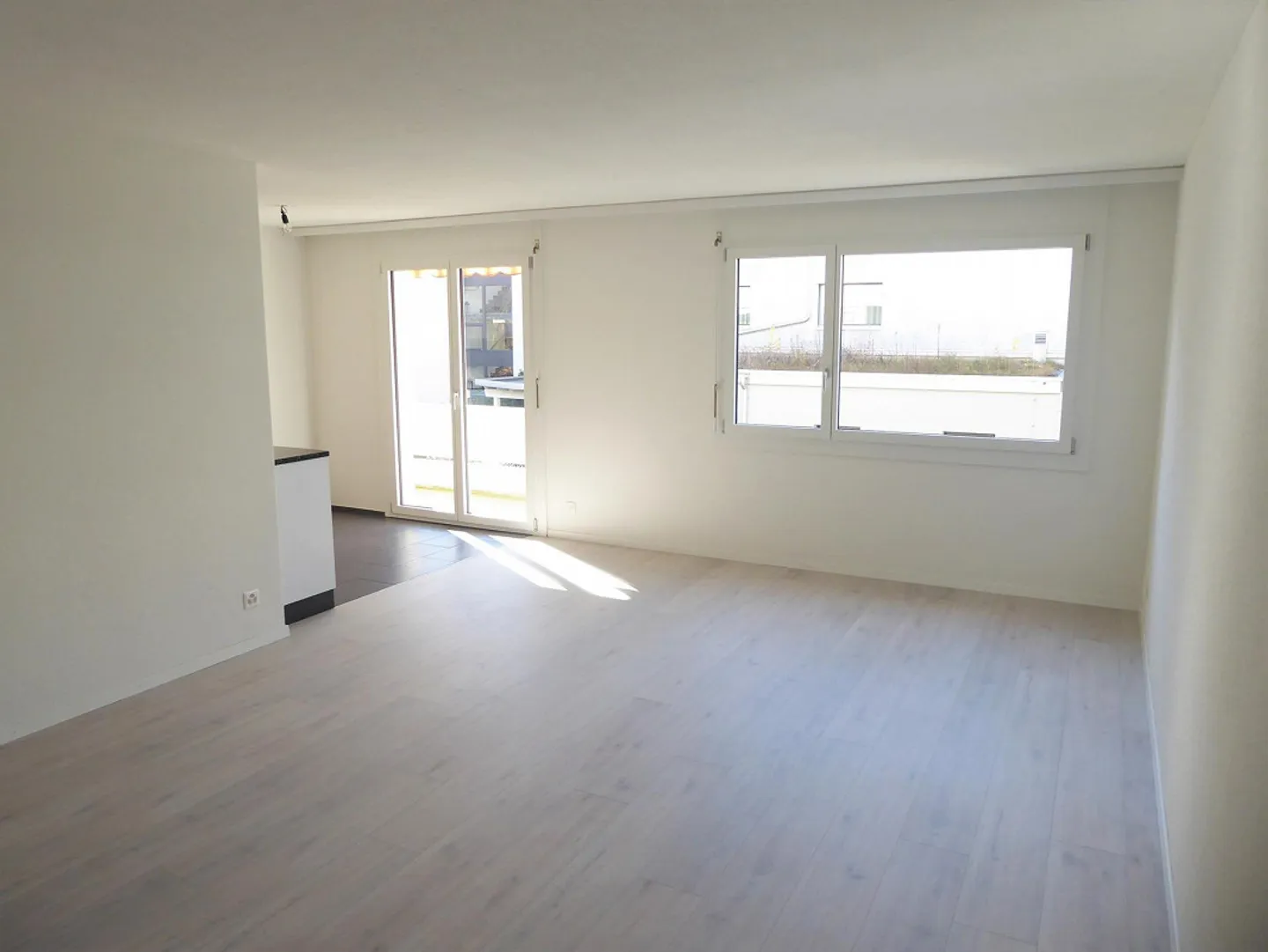3.5 Room Apartment, Renovated, Central, Sunny, Quiet Location - Photo 4 of 9
