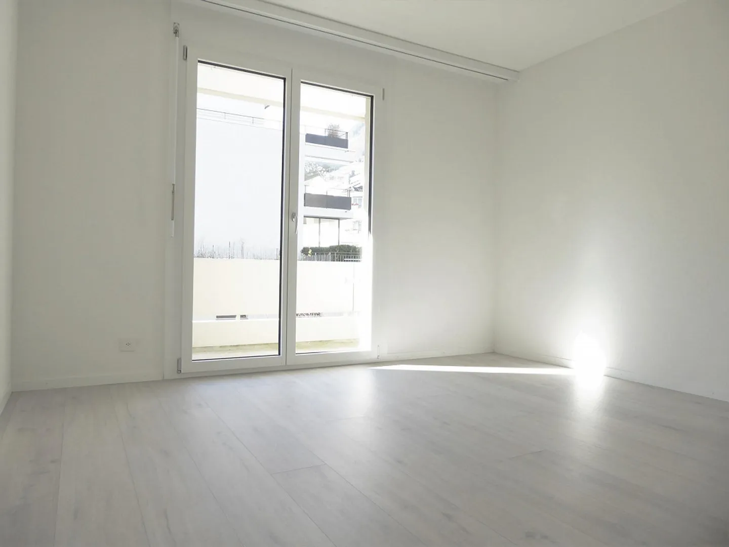 3.5 Room Apartment, Renovated, Central, Sunny, Quiet Location - Photo 6 of 9