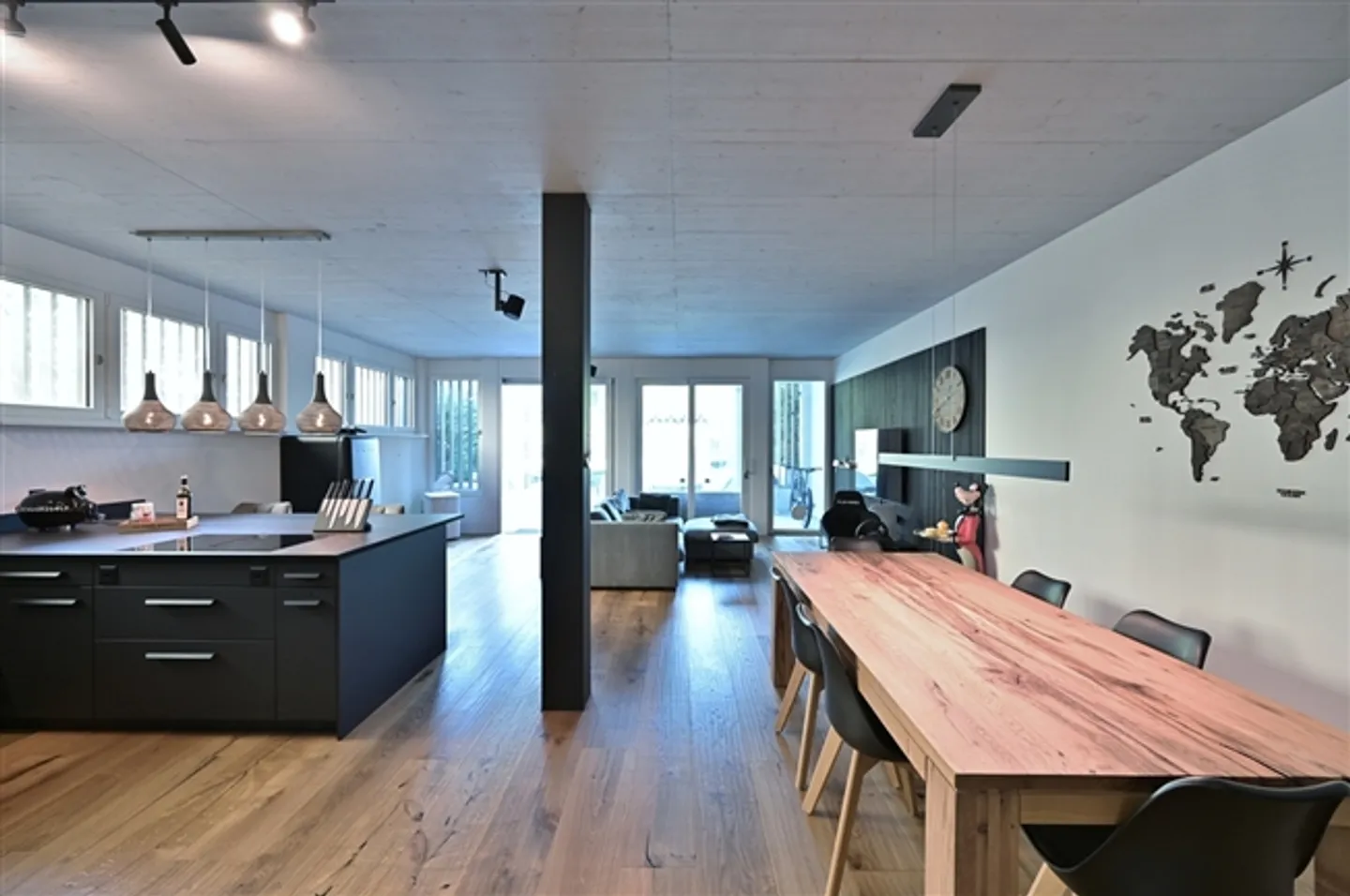 «IM HERZEN VON MUTTENZ - GARTENWOHNUNG DER BESONDEREN ART» - Foto 4 von 10