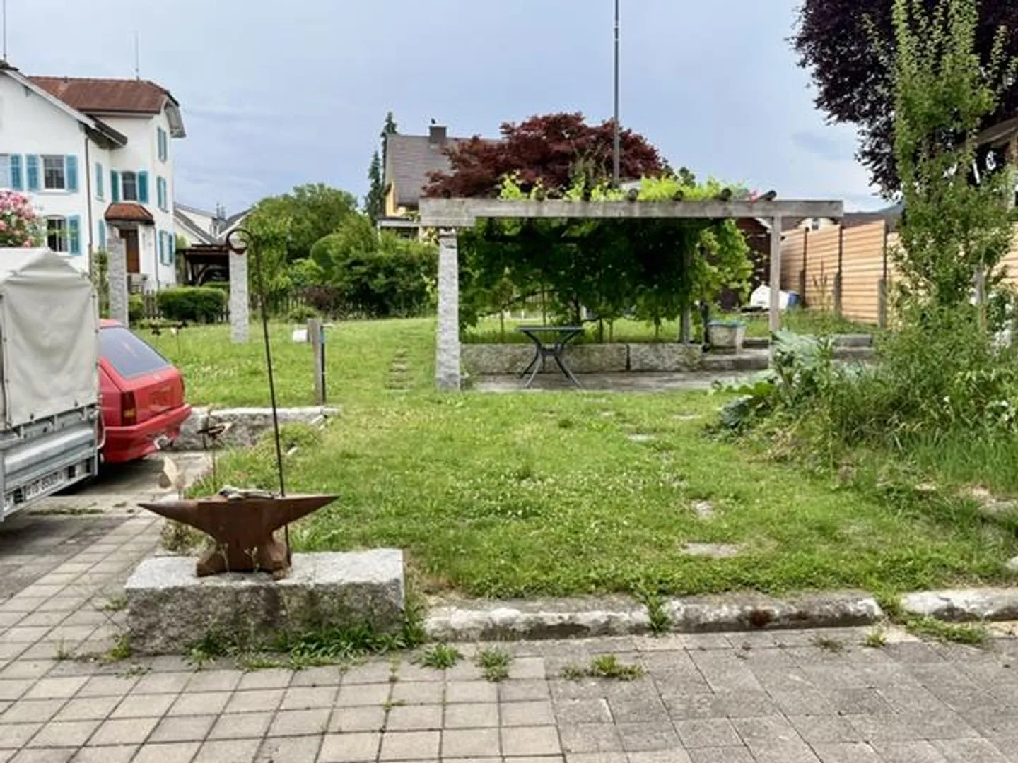 Maison résidentielle historique avec un grand potentiel d'extension - Photo 2 sur 9