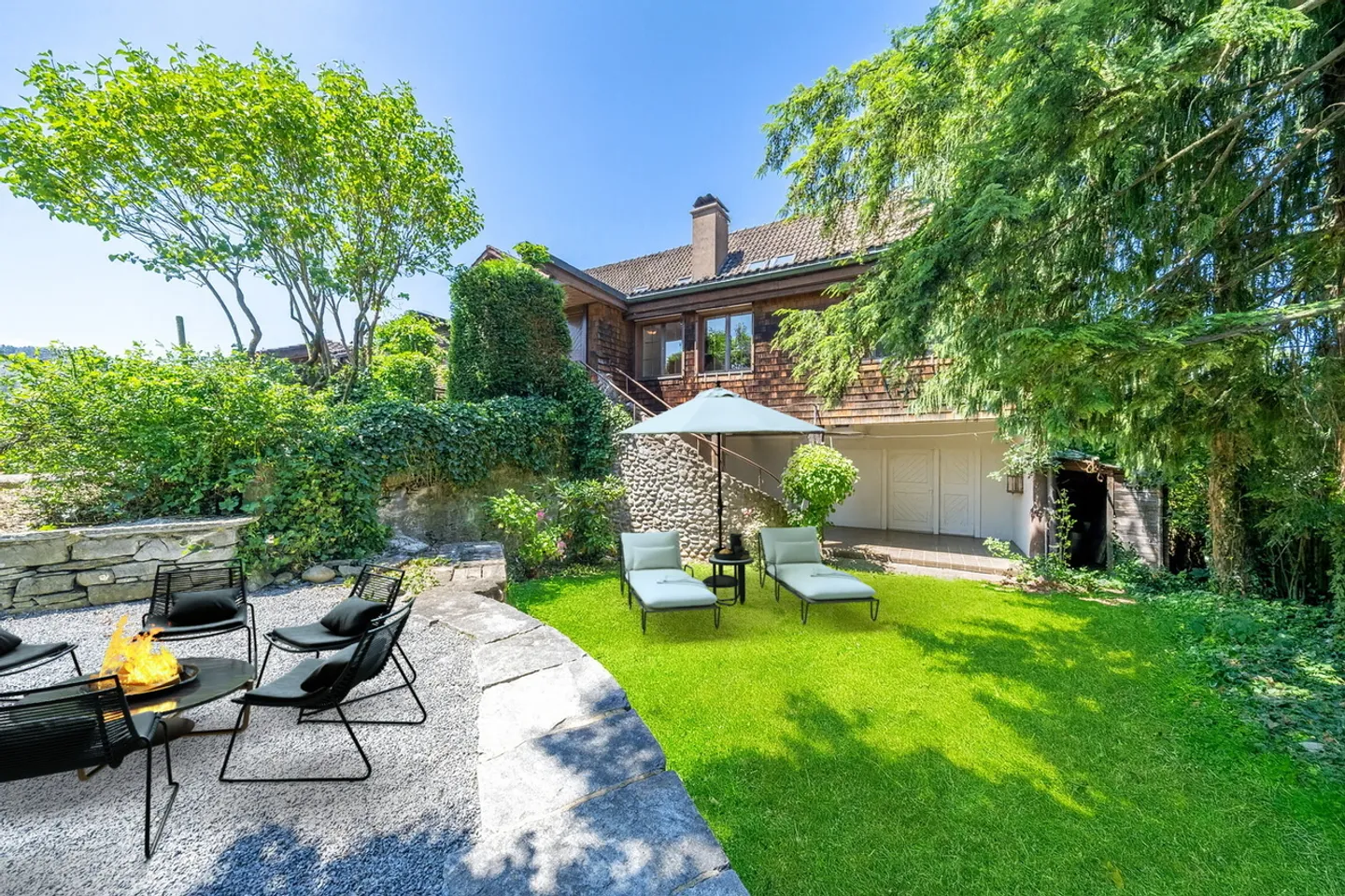 Appartement en duplex avec charme et intimité - Photo 1 sur 4