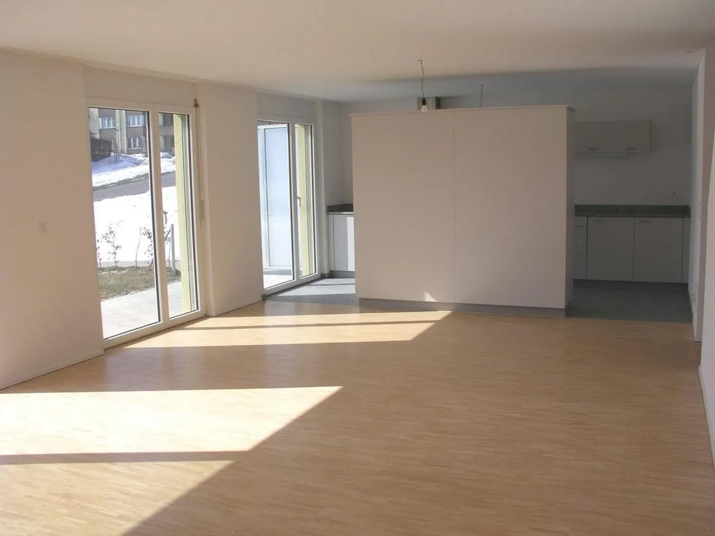 Apartment with large garden seating area - Photo 2 of 5