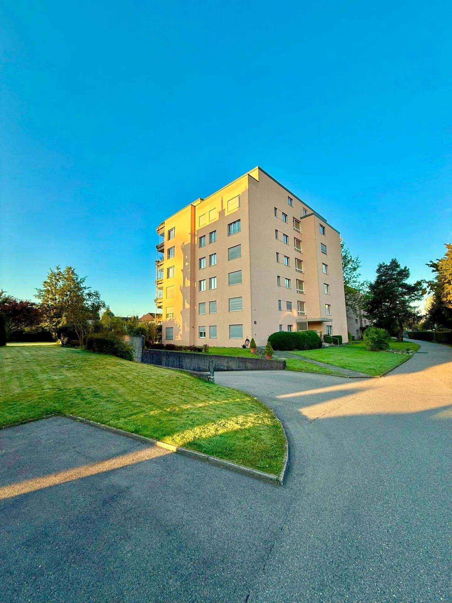 Exclusive 4.5-room apartment in Oftringen - Photo 1 of 13