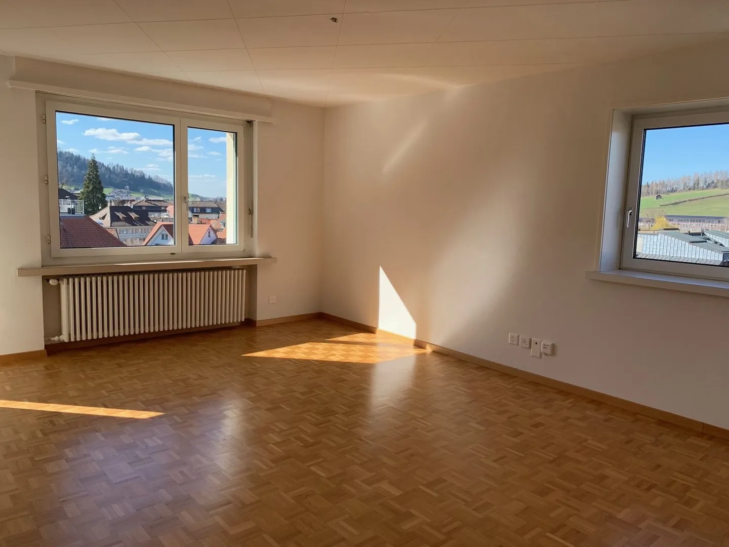 Appartement attrayant de 2,5 pièces dans un emplacement calme - Photo 2 sur 5