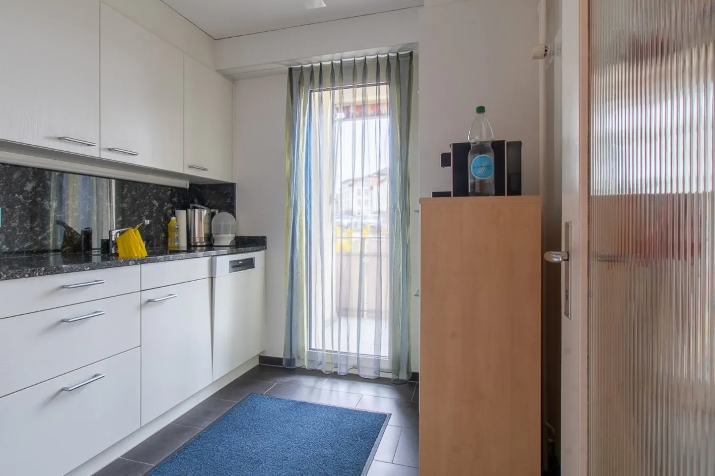 Appartement attrayant de 2,5 pièces dans un emplacement calme - Photo 3 sur 5