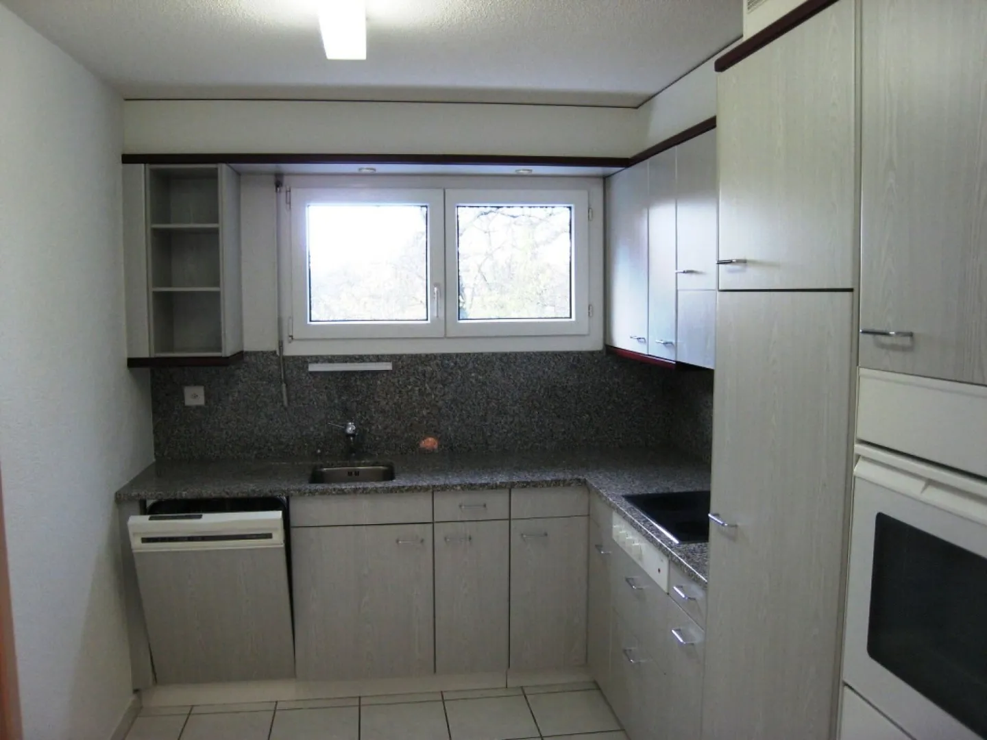 4½-Room Apartment in a Quiet Neighborhood, Near Bern - Photo 4 of 9