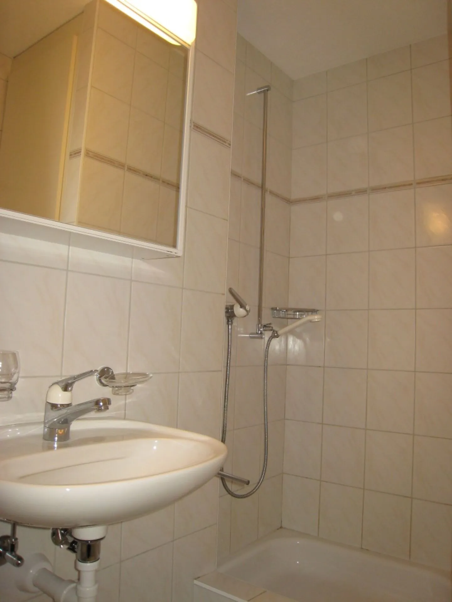 4½-Room Apartment in a Quiet Neighborhood, Near Bern - Photo 8 of 9