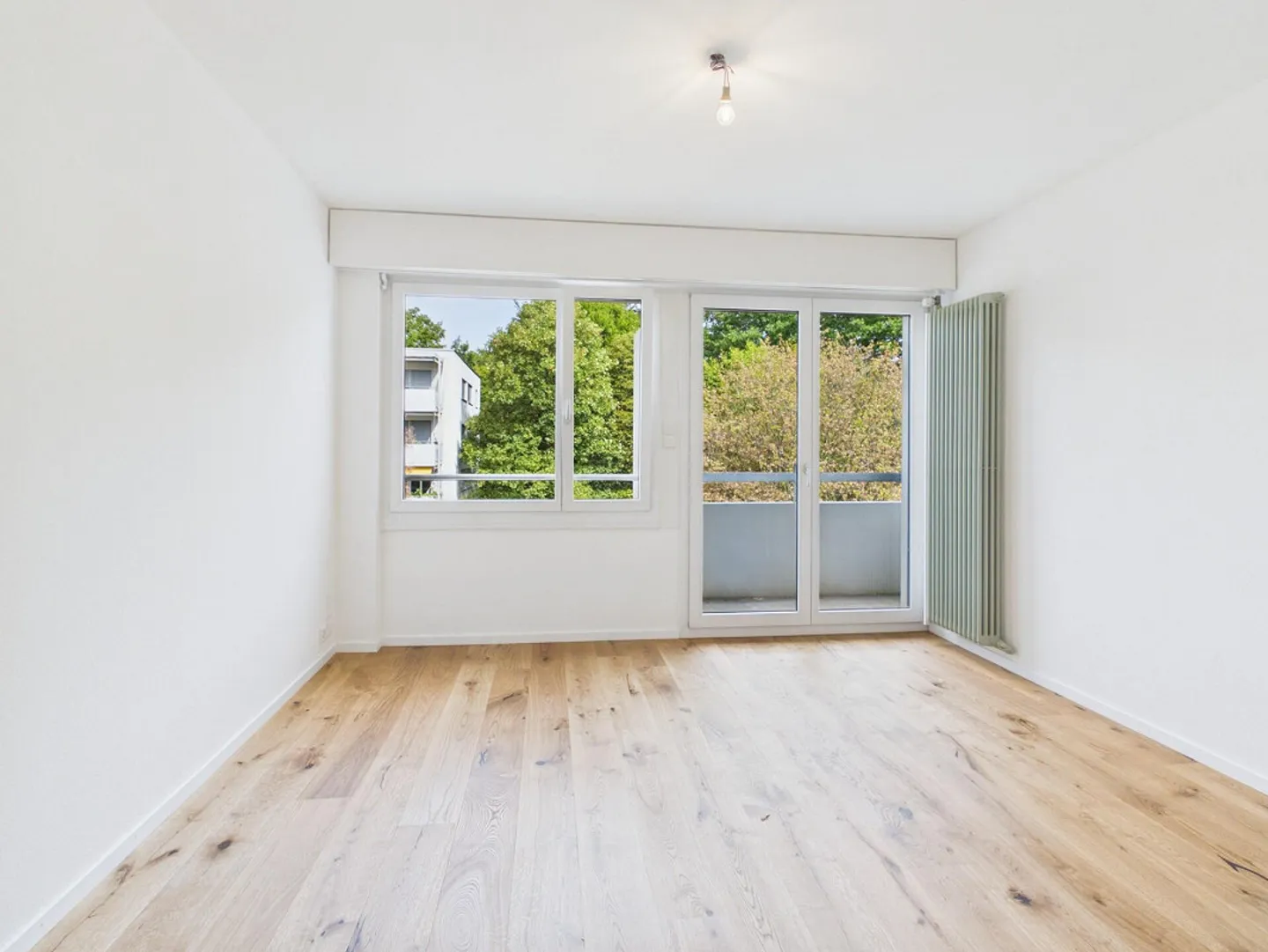 High-quality renovated penthouse apartment with fantastic views - Photo 10 of 17