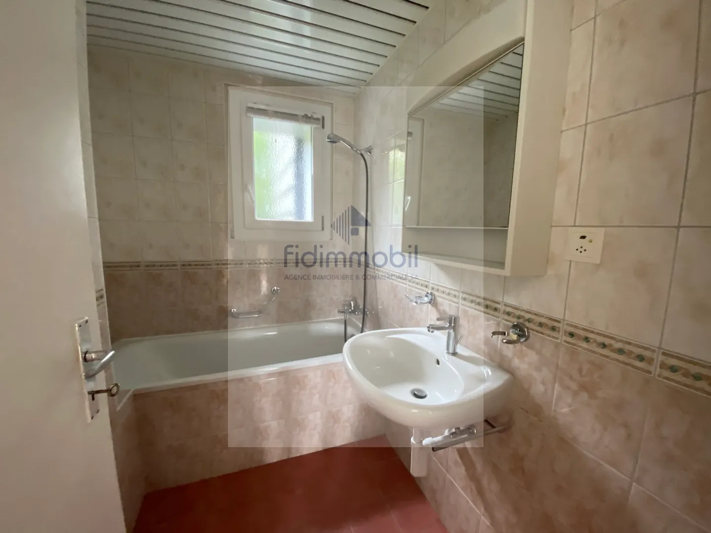 4-room apartment. Bright with balcony - Photo 8 of 9
