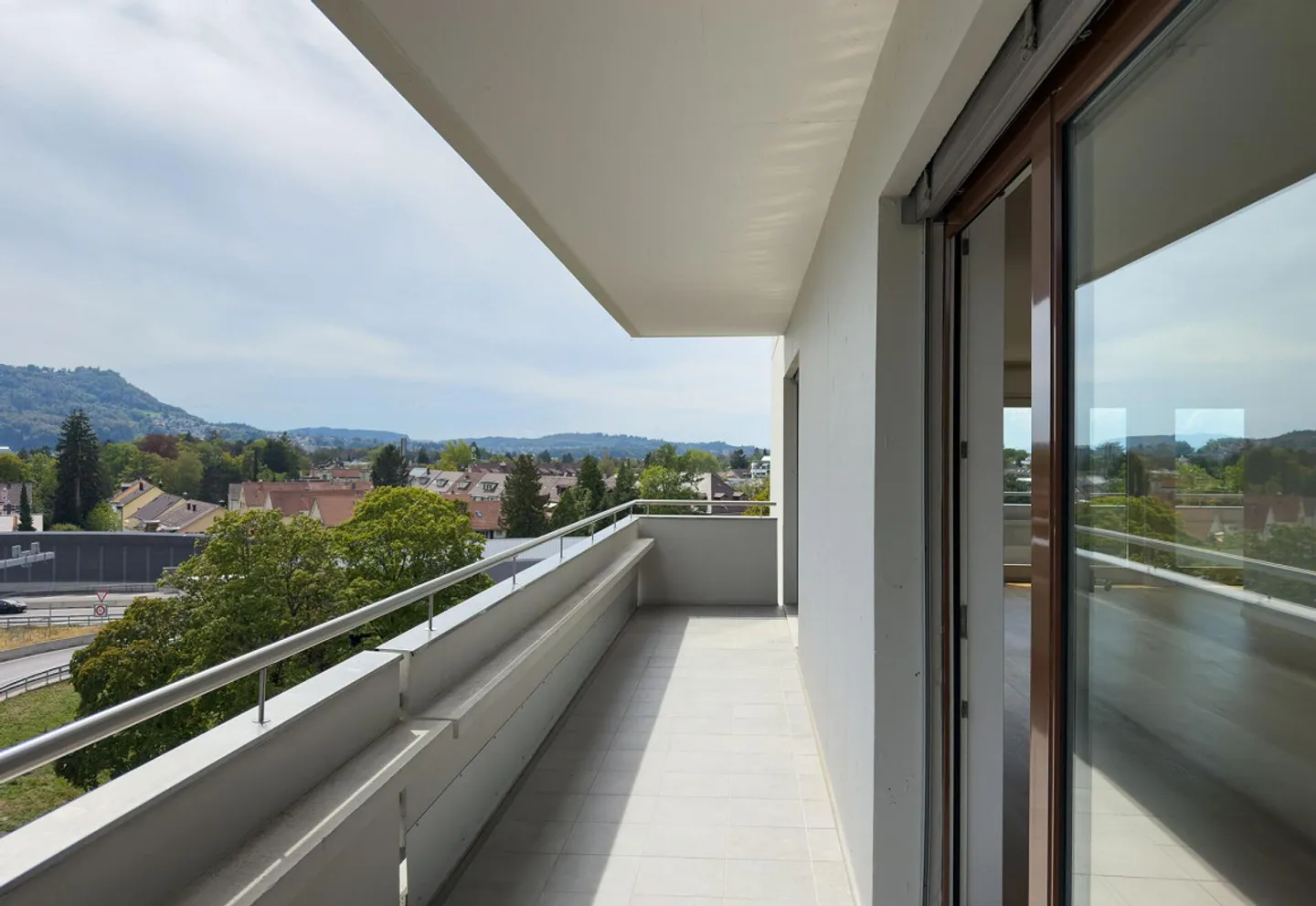 High-quality renovated penthouse apartment with fantastic views - Photo 17 of 17