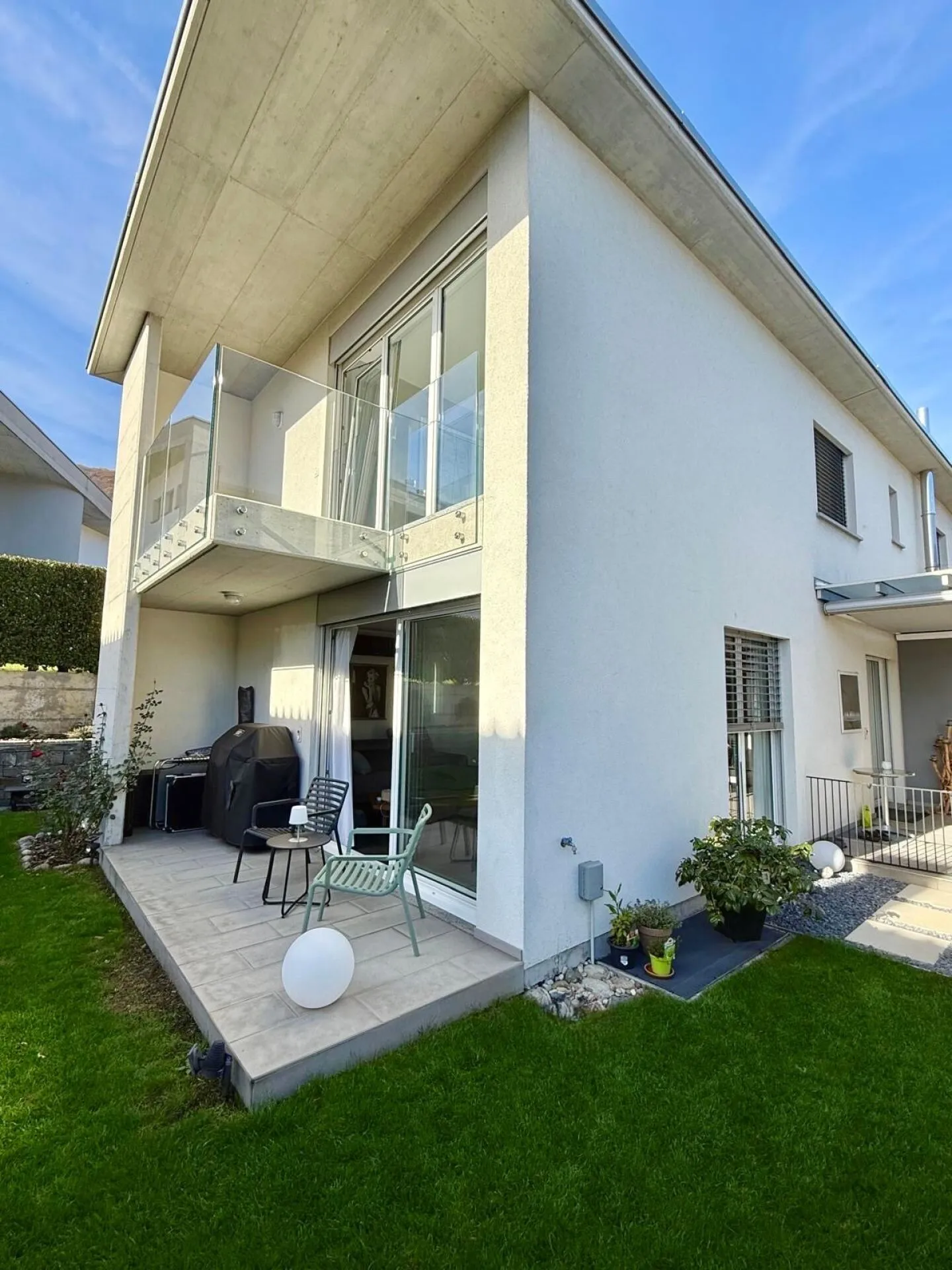 Maison individuelle très lumineuse dans un quartier résidentiel à Gravesano - Photo 1 sur 12