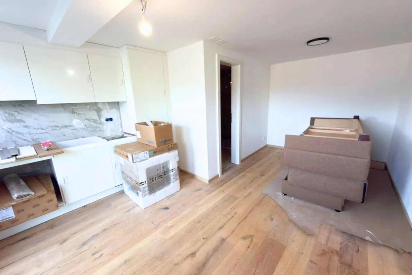 Appartamento 2.5 stanze appena ristrutturato in una casa unifamiliare a Spiez - Foto 4 di 12