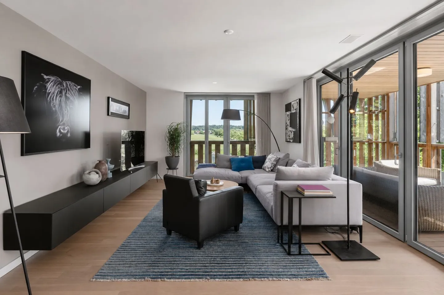 Stilvolles Apartment mit Bergsicht - Foto 1 von 7