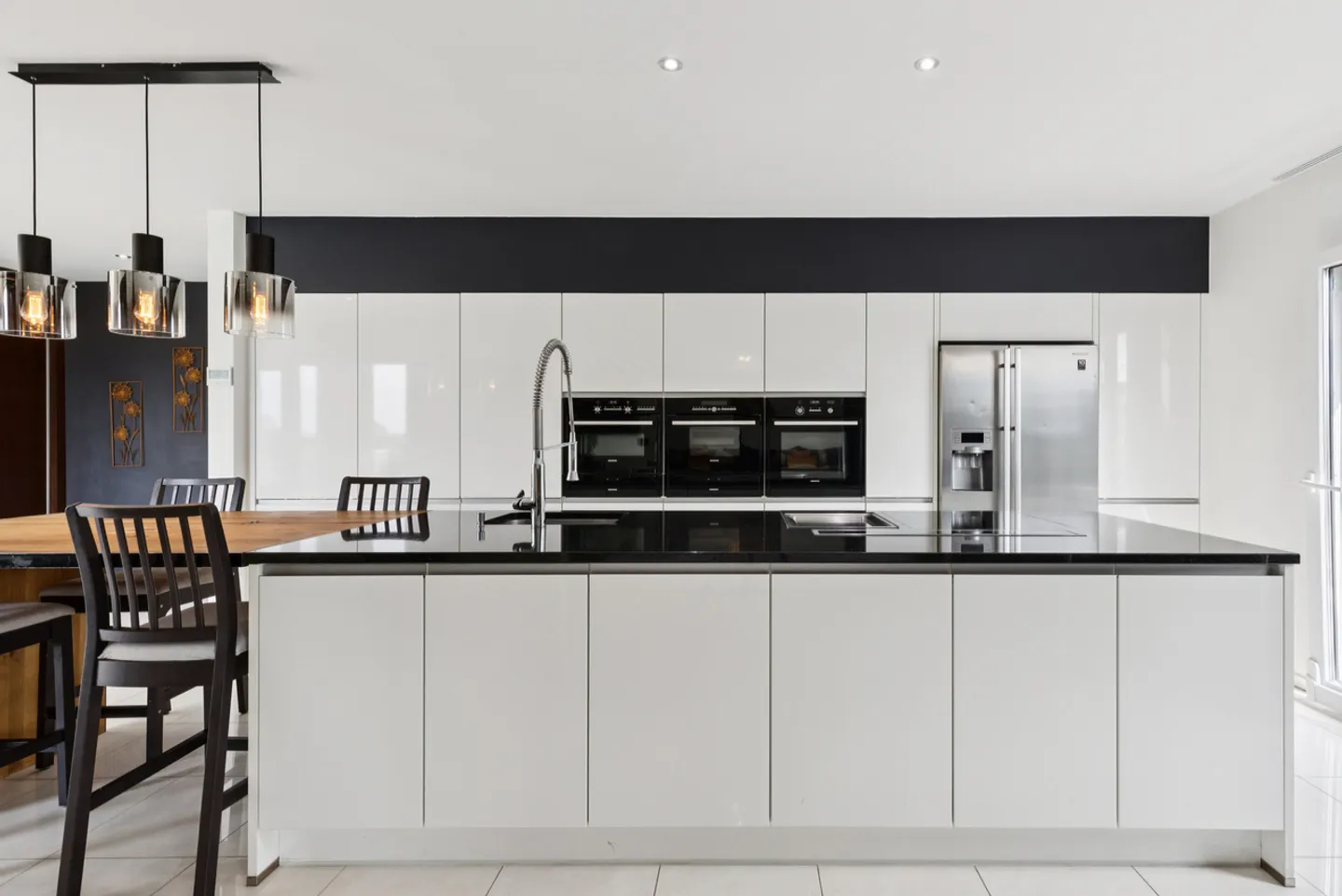 Villa Familiale avec Appartement Séparé - Photo 3 sur 11