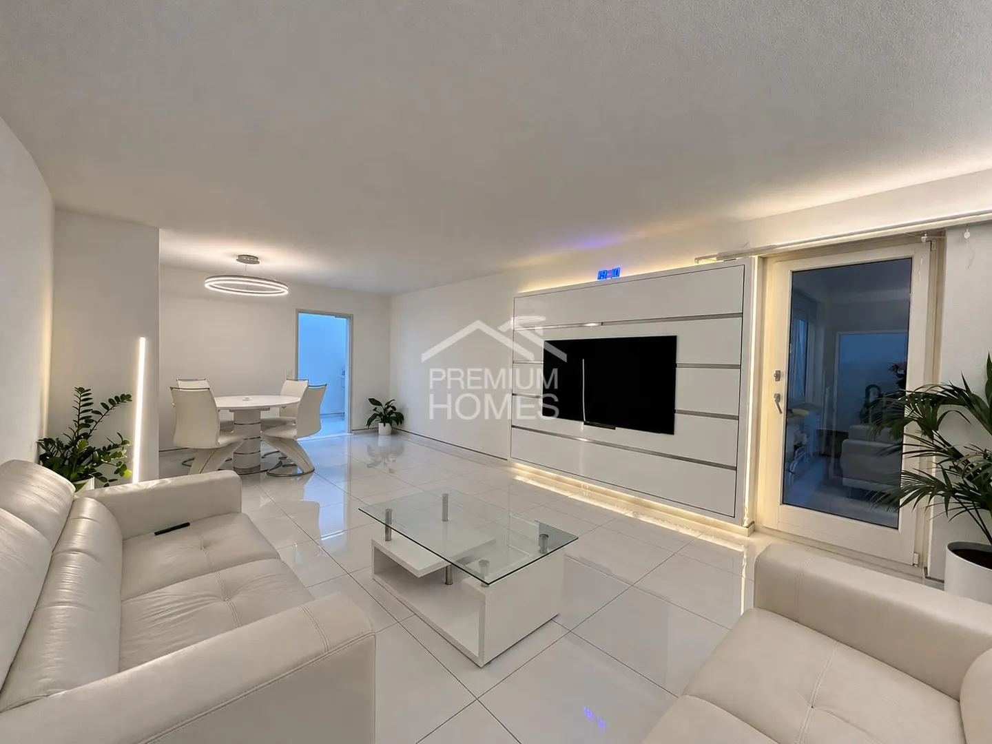 Move in instead of renovating - high-quality renovated dream home in Bellach - Photo 2 of 6
