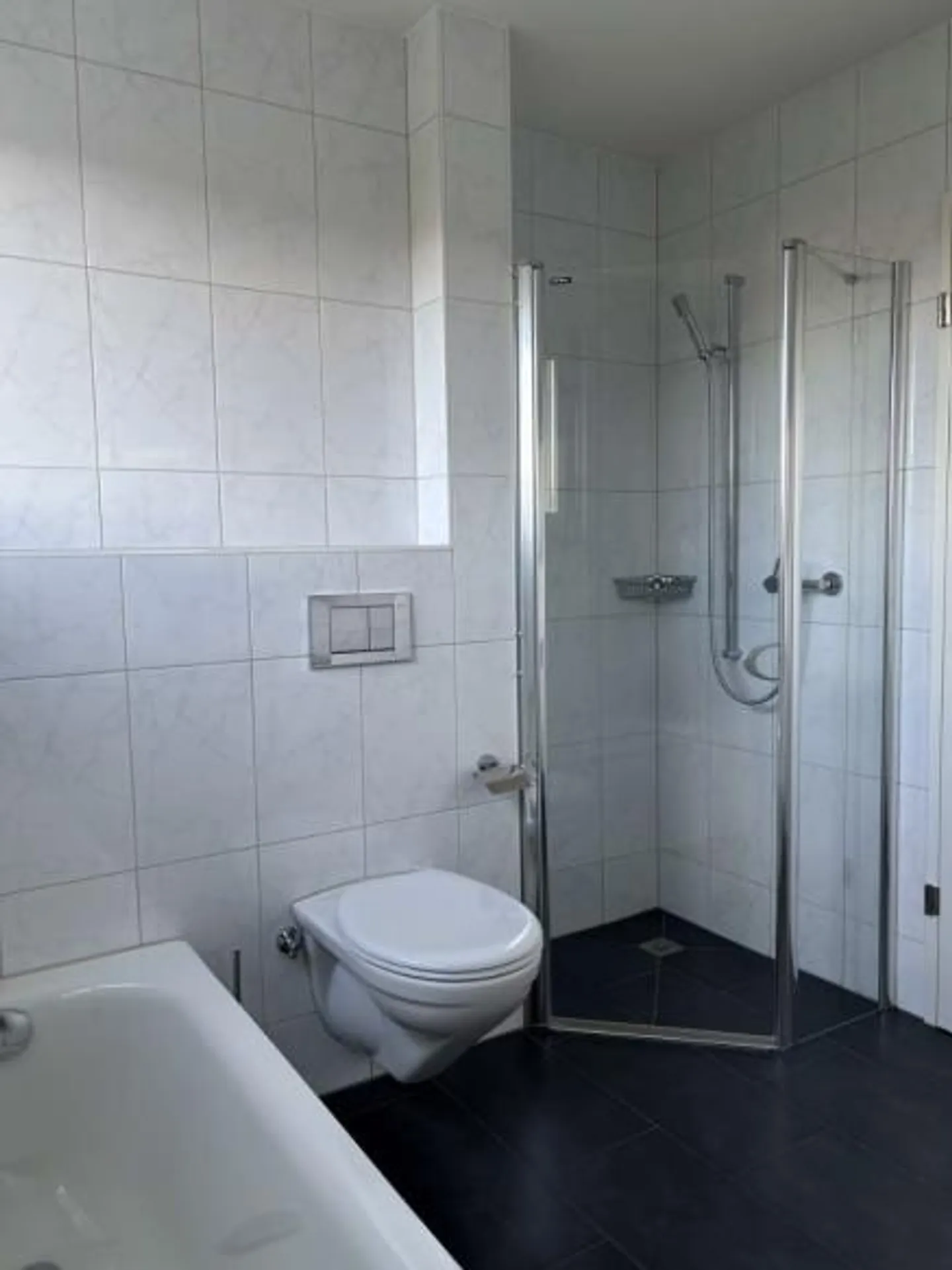 Moderno appartamento di 4,5 stanze con balcone/giardino d'inverno riscaldato - Foto 13 di 15