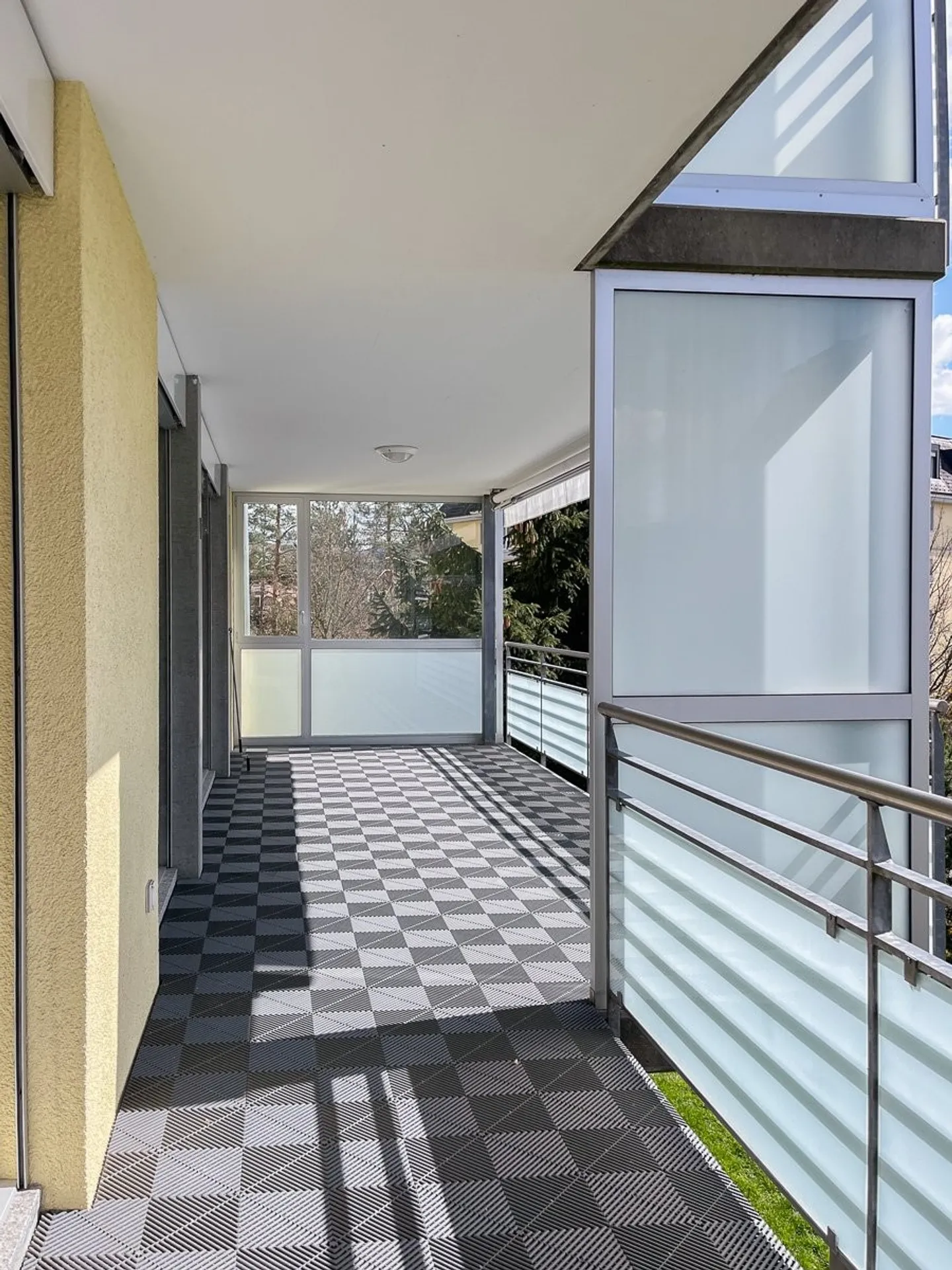 3.5 Room Apartment on the 2nd Floor with Private Laundry Room - Photo 7 of 8