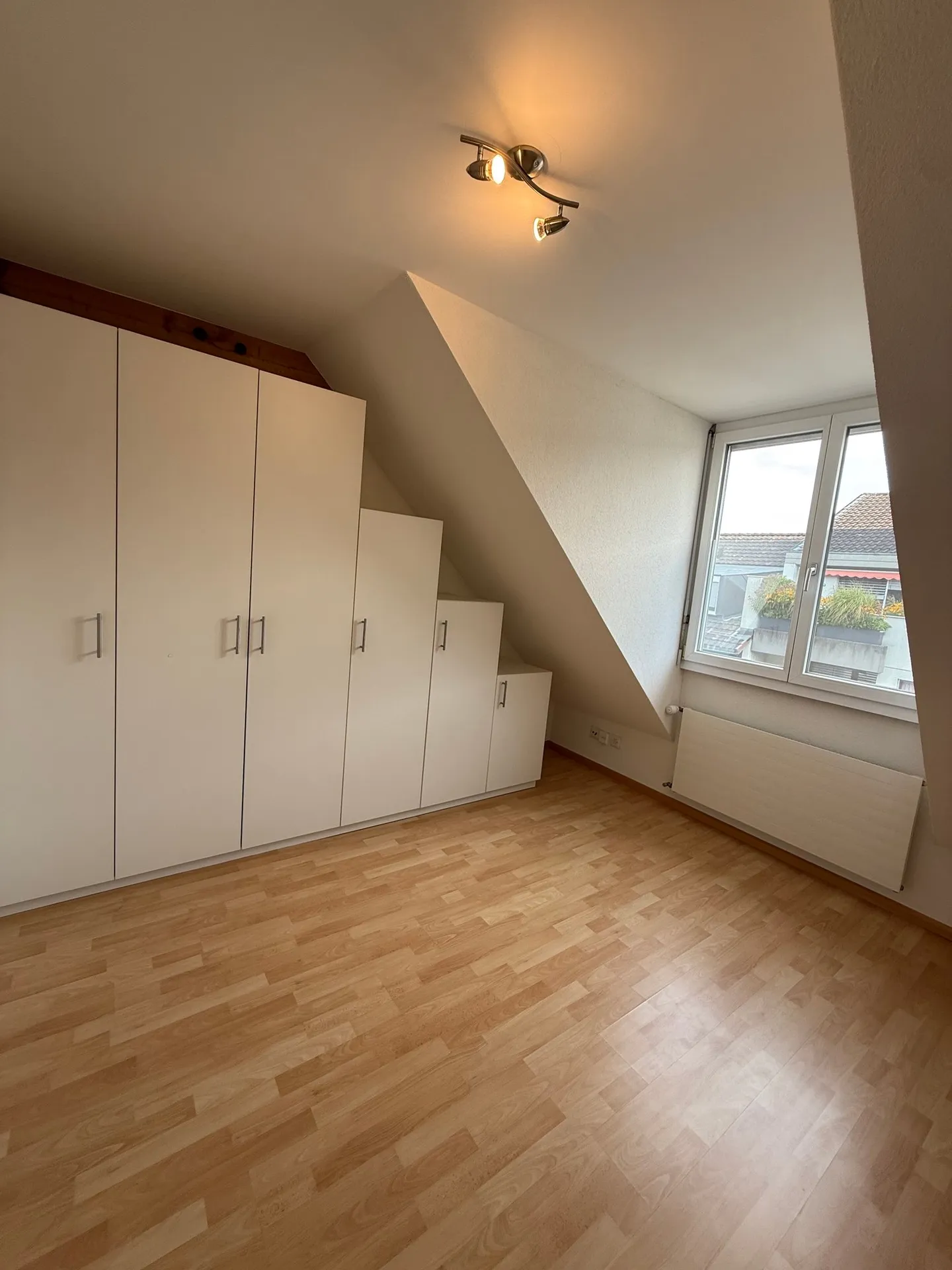 Appartamento attico elegante di 3,5 stanze con balcone a Basilea - Foto 17 di 21