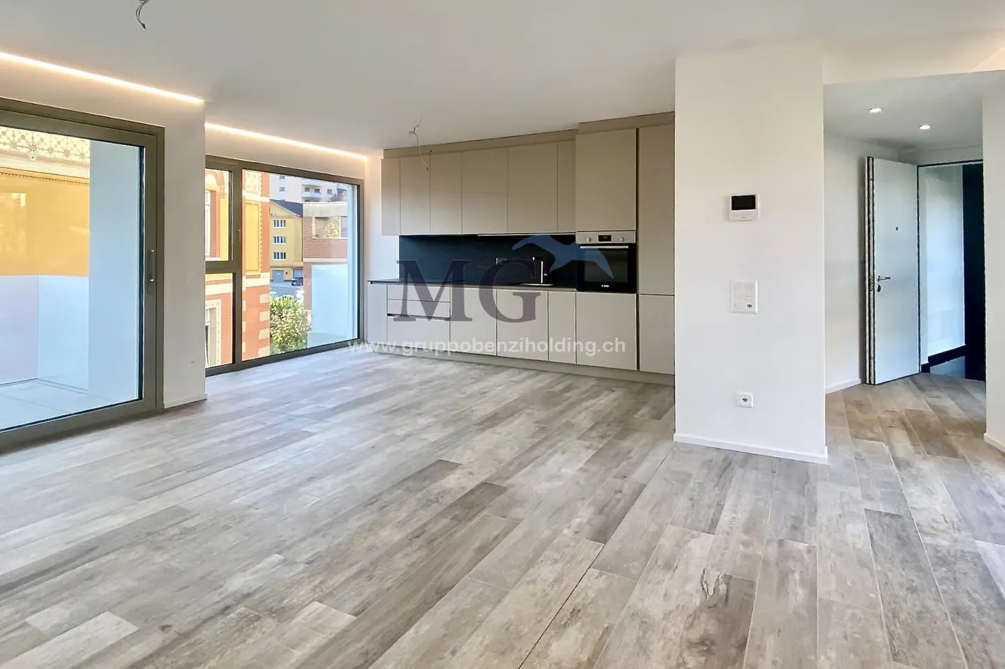 Appartement spacieux de 2,5 pièces neuf avec vue dégagée - Photo 3 sur 14