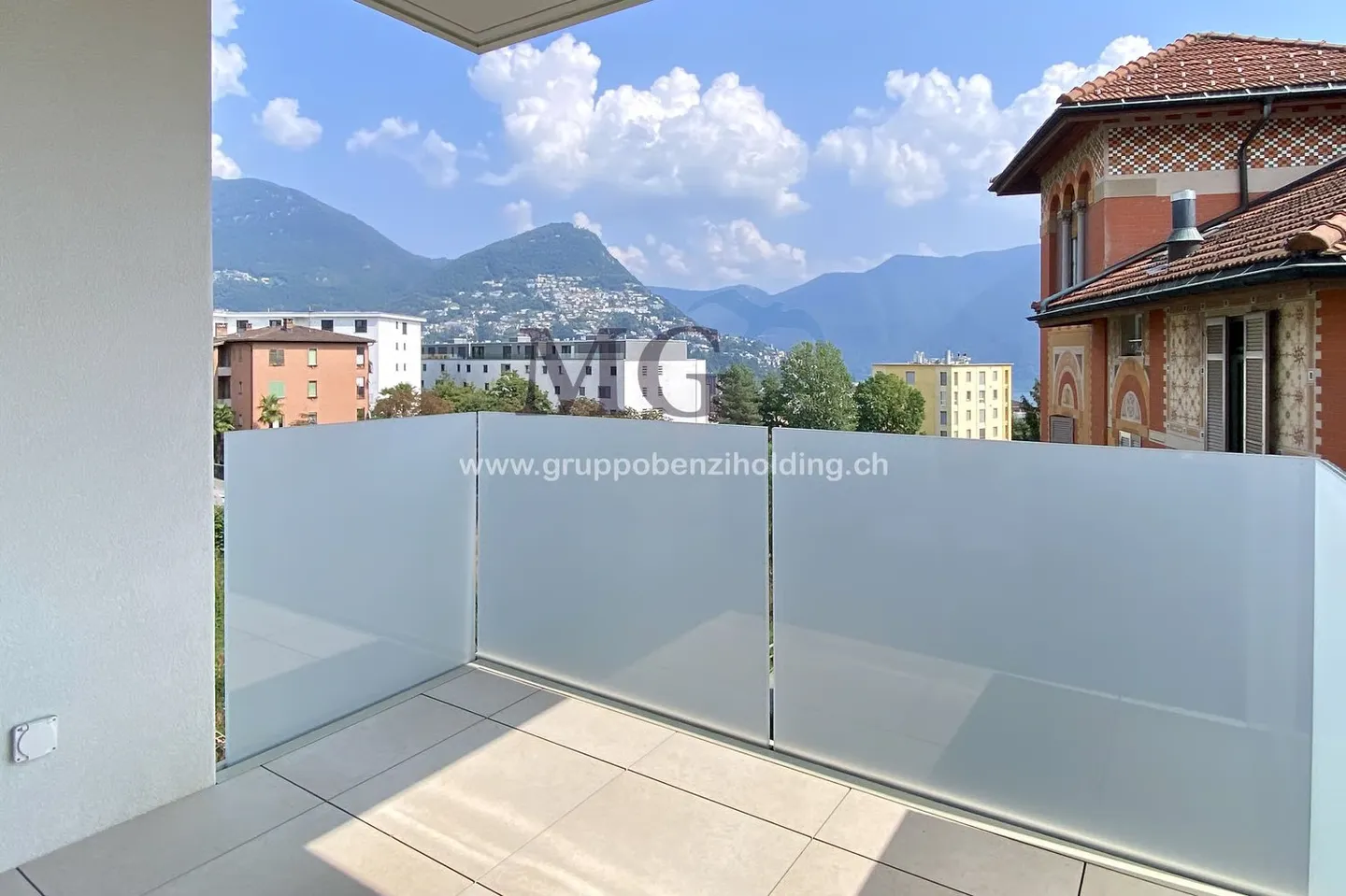 Appartement spacieux de 2,5 pièces neuf avec vue dégagée - Photo 4 sur 14