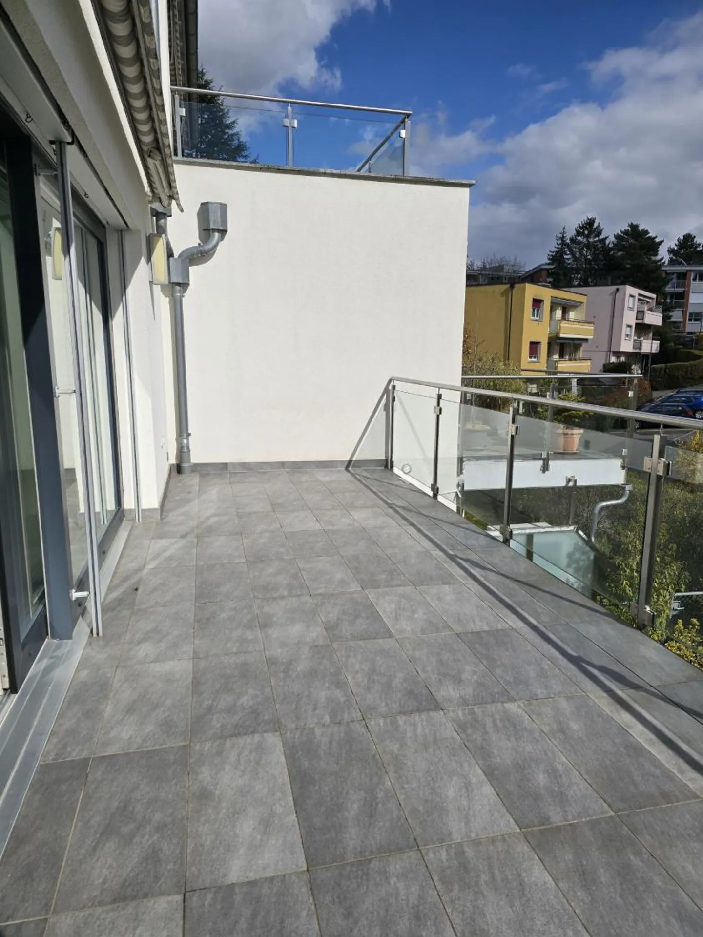 Appartement spacieux 4,5 pièces - Photo 1 sur 13