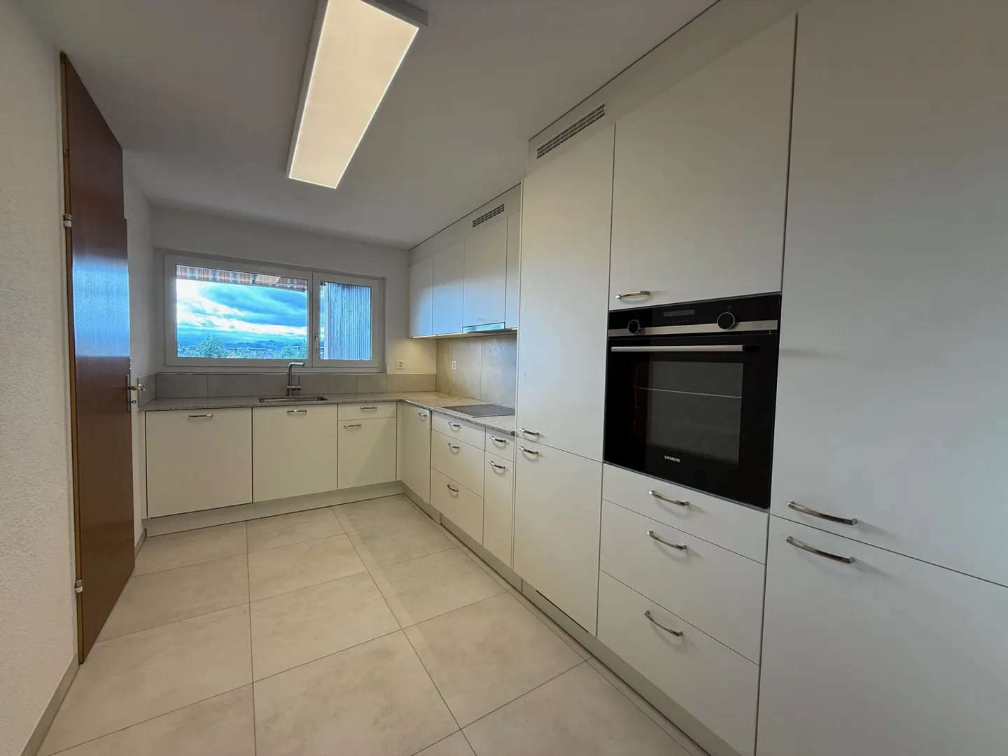 Exclusive 4.5-room apartment in Oftringen - Photo 2 of 13