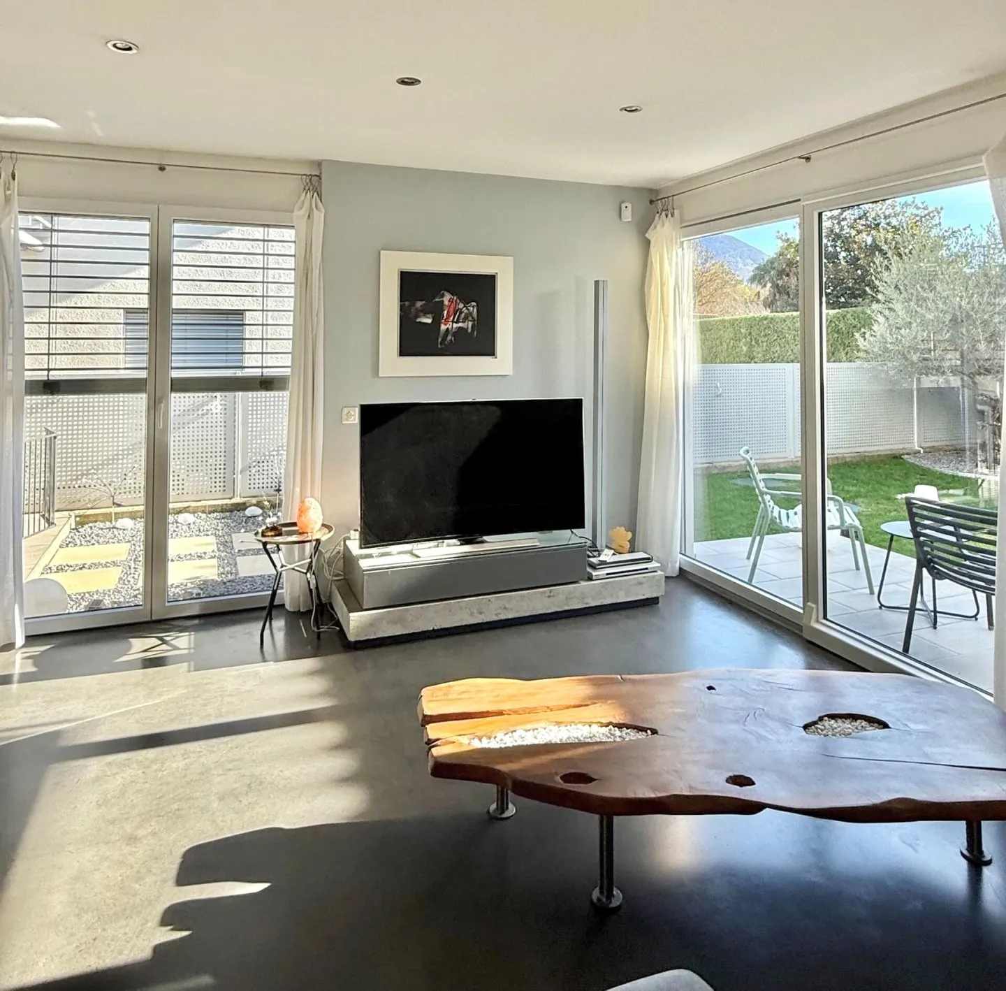 Maison individuelle très lumineuse dans un quartier résidentiel à Gravesano - Photo 2 sur 12