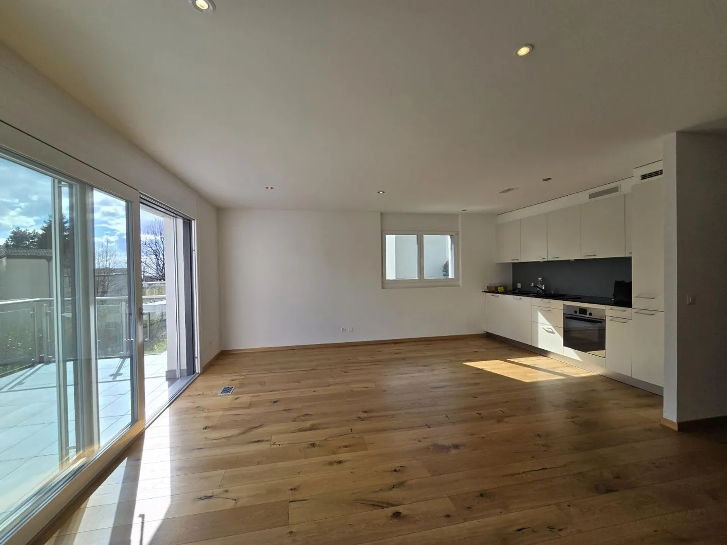 Appartement spacieux 4,5 pièces - Photo 3 sur 13